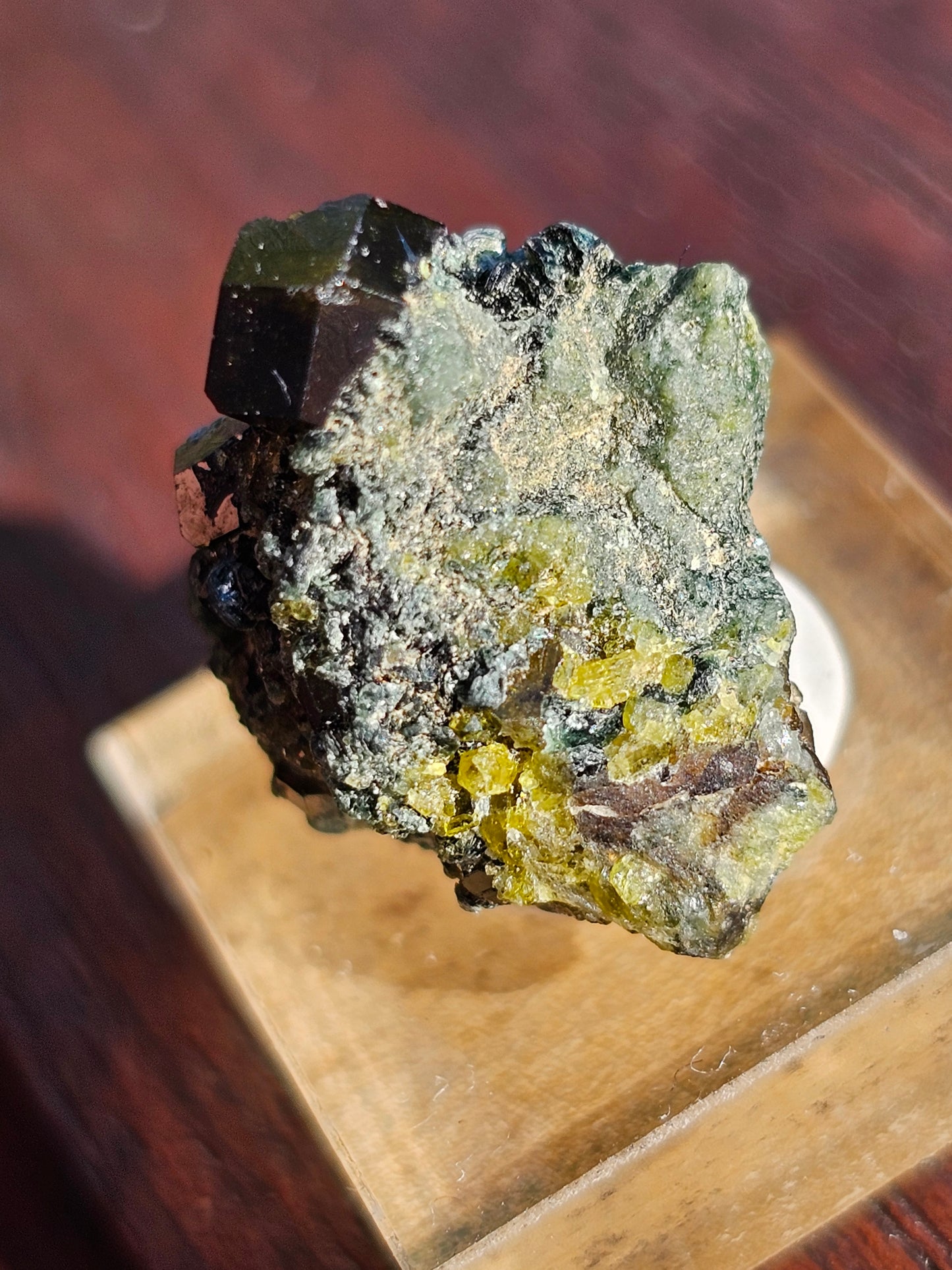Mélange grenat, épidote et diopside n°18