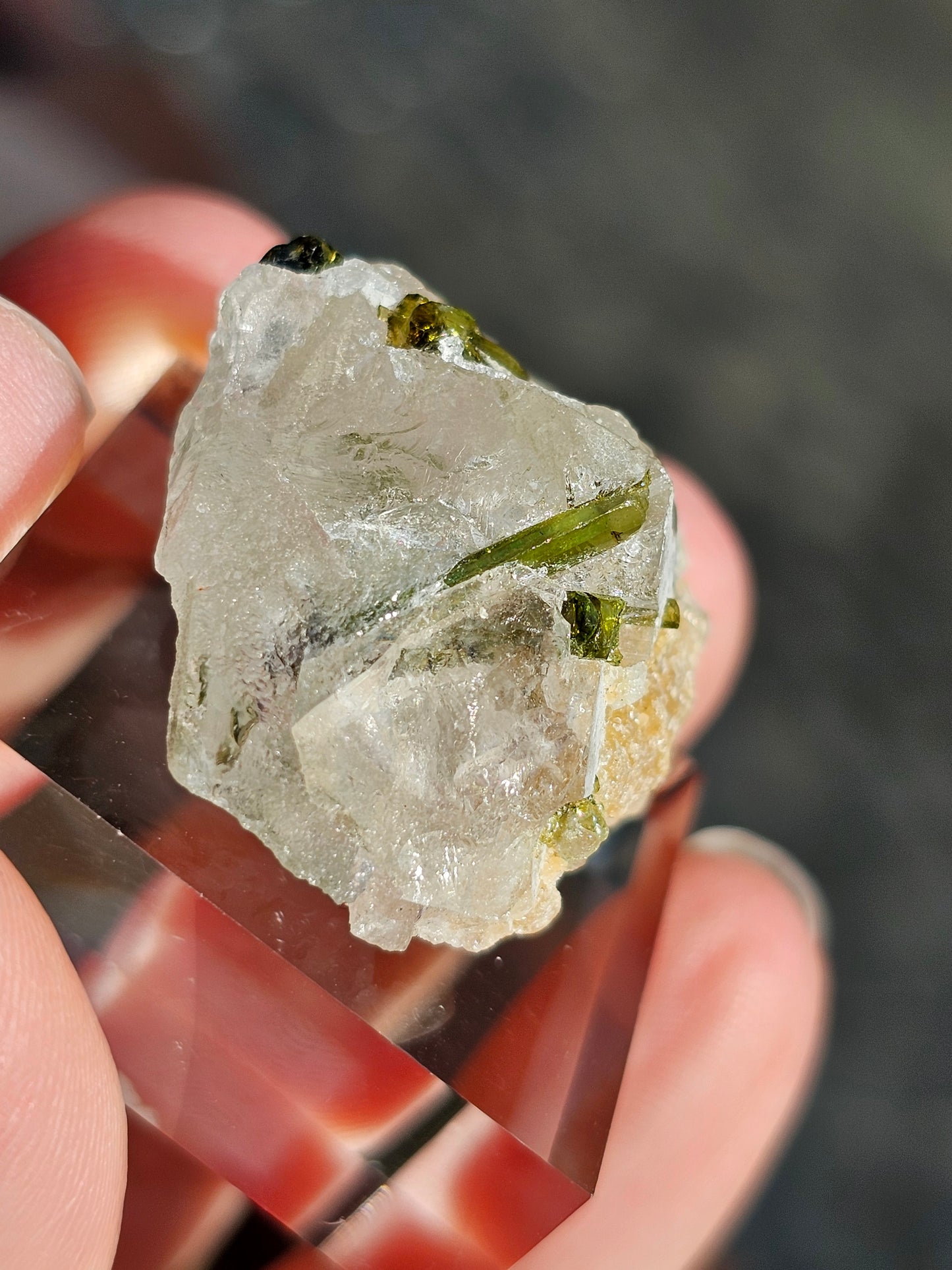 Tourmaline verte sur Quartz G