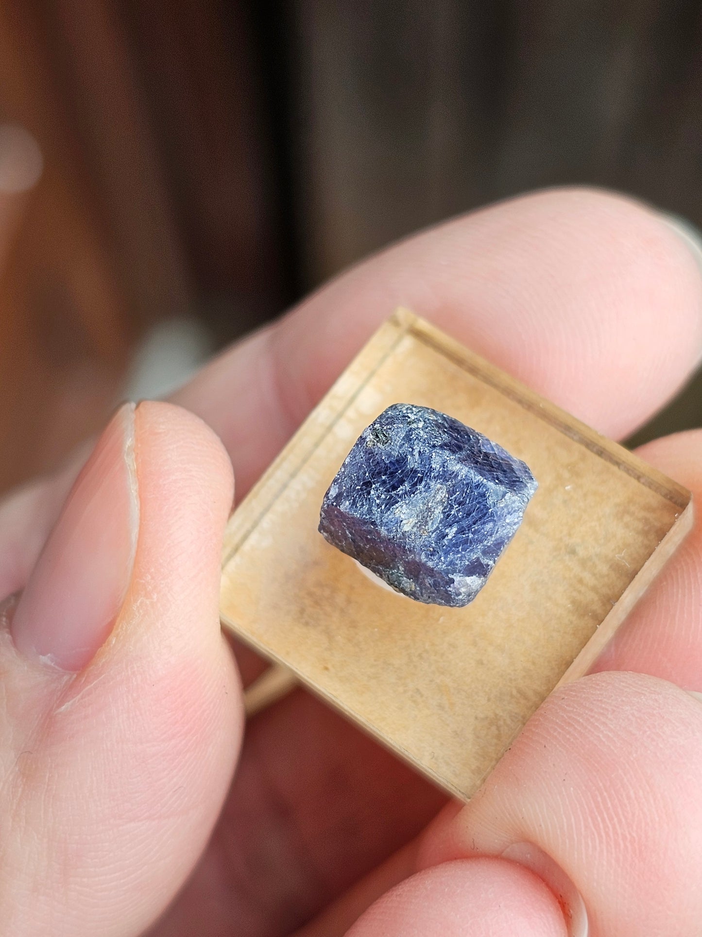 Saphir bleu brut n°16