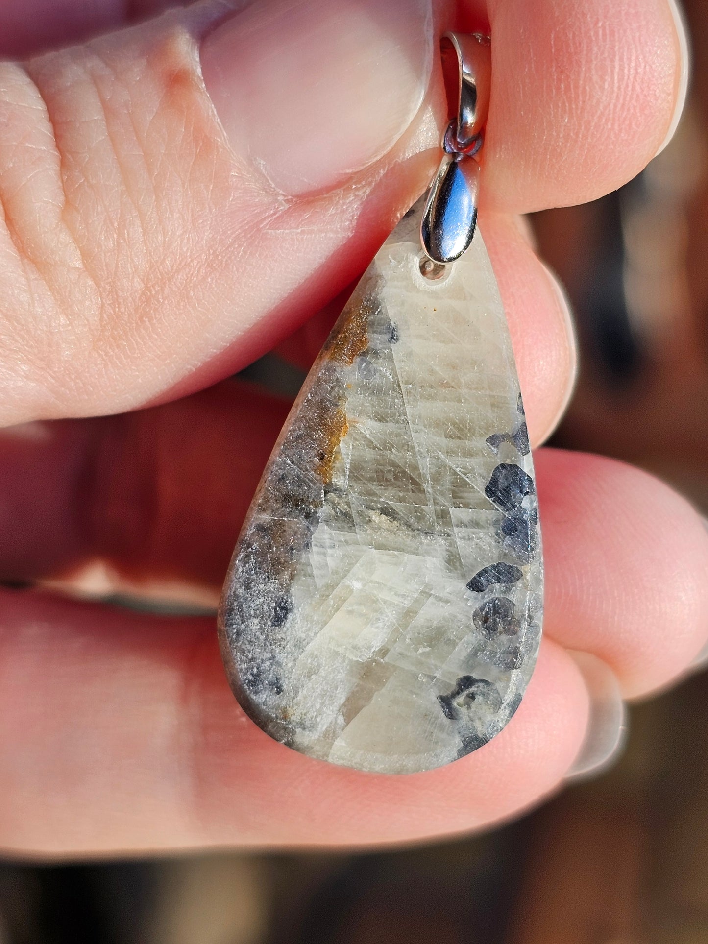 Pendentif en Calcite et Spinelle violette n°2