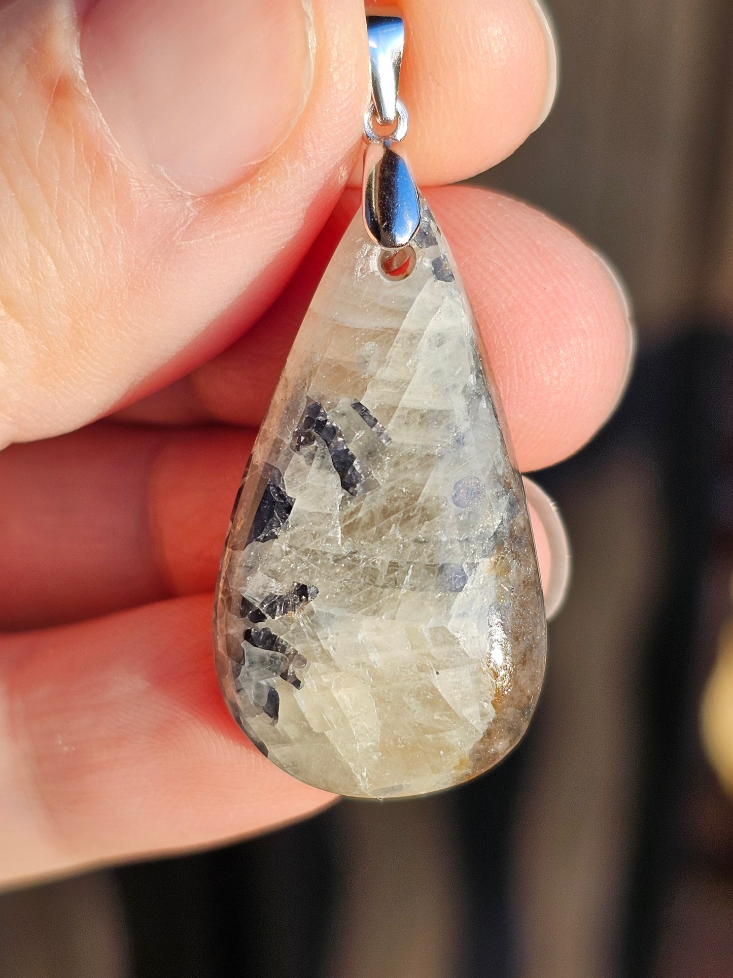 Pendentif en Calcite et Spinelle violette n°2
