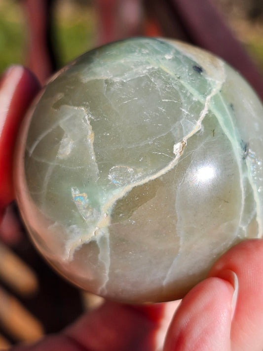 Sphère Garniérite (pierre de lune verte) GA2