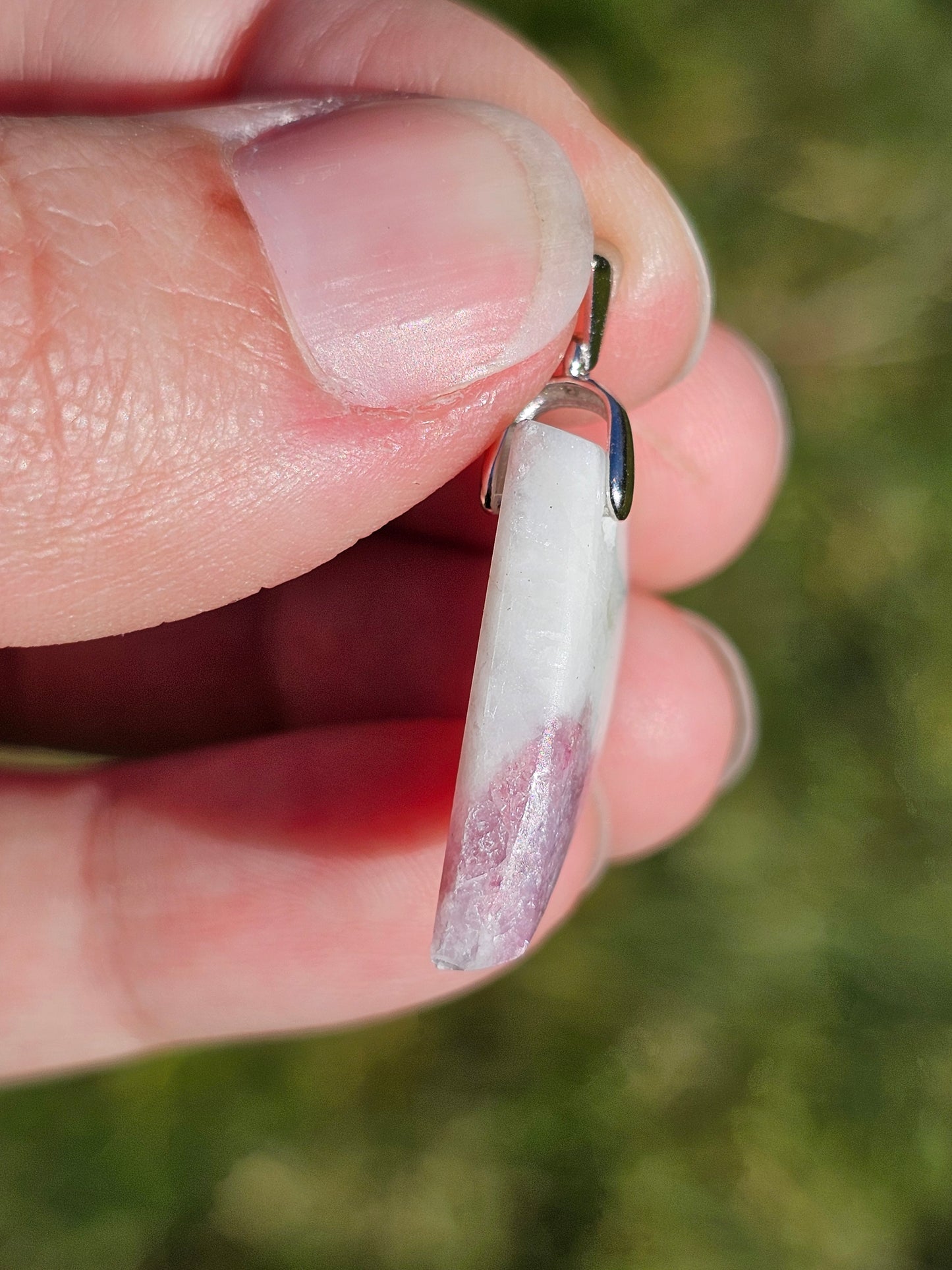 Pendentif en tourmaline rose sur quartz