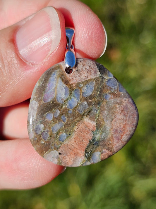 Pendentif en Que Sera