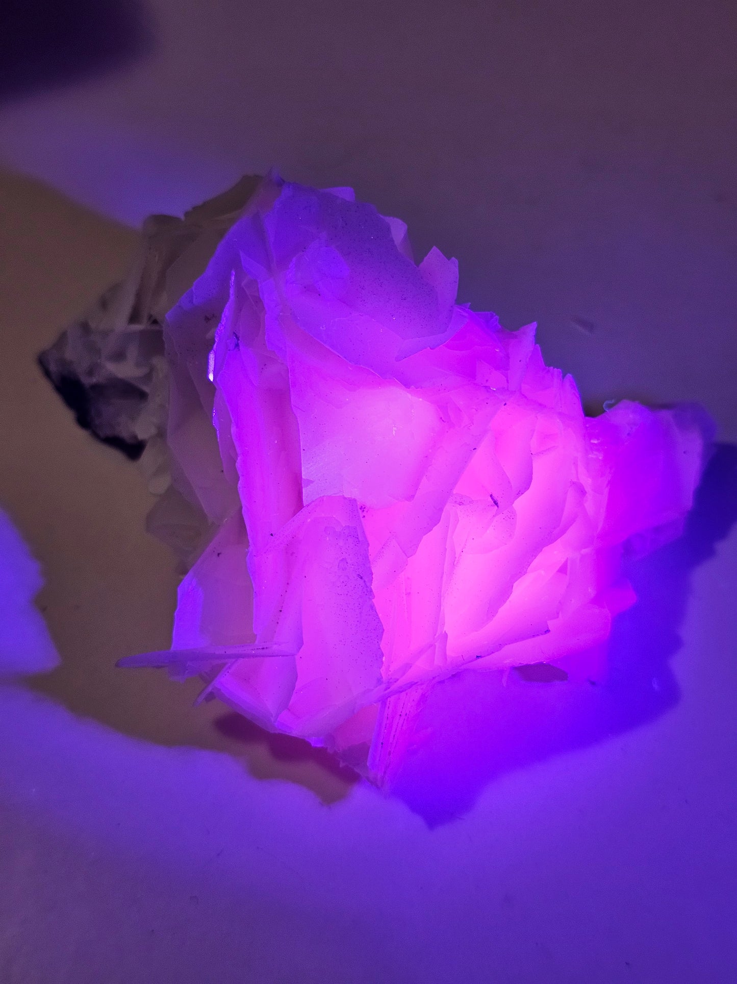Calcite blanche de Chine (réactive UV) n°1