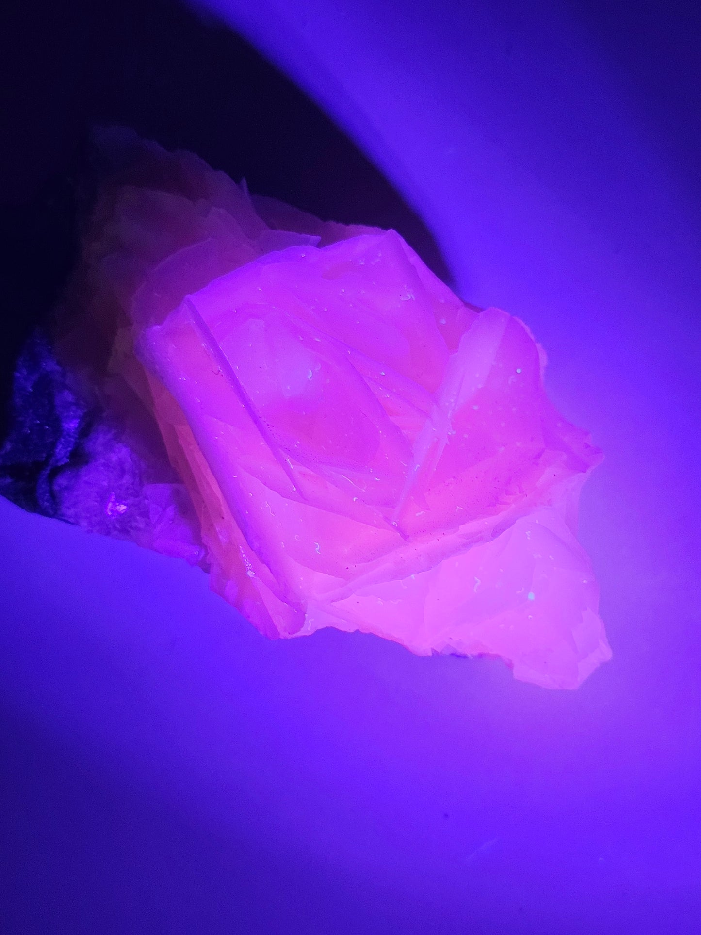 Calcite blanche de Chine (réactive UV) n°4