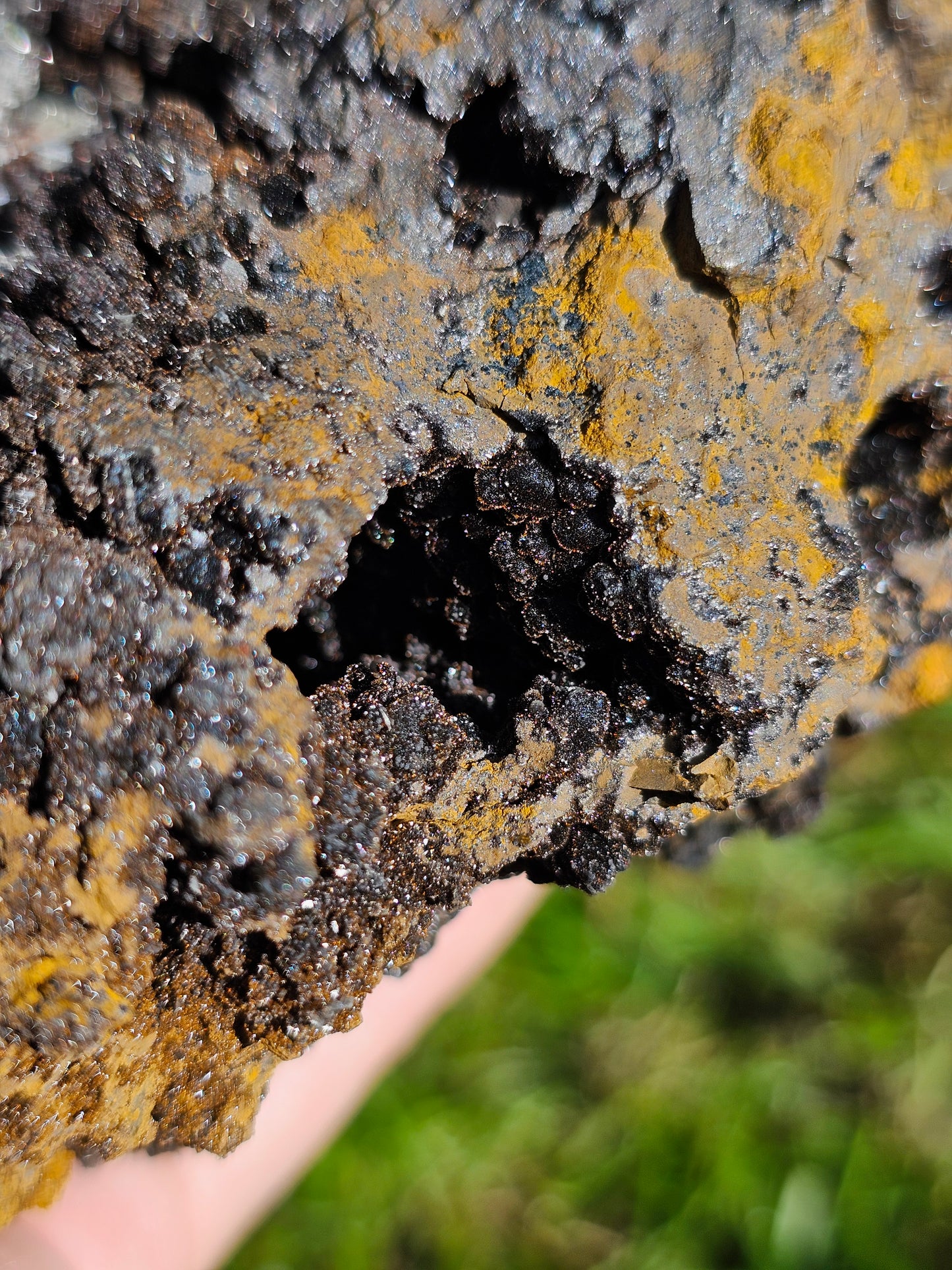 Grosse Goethite du Maroc avec Baryte