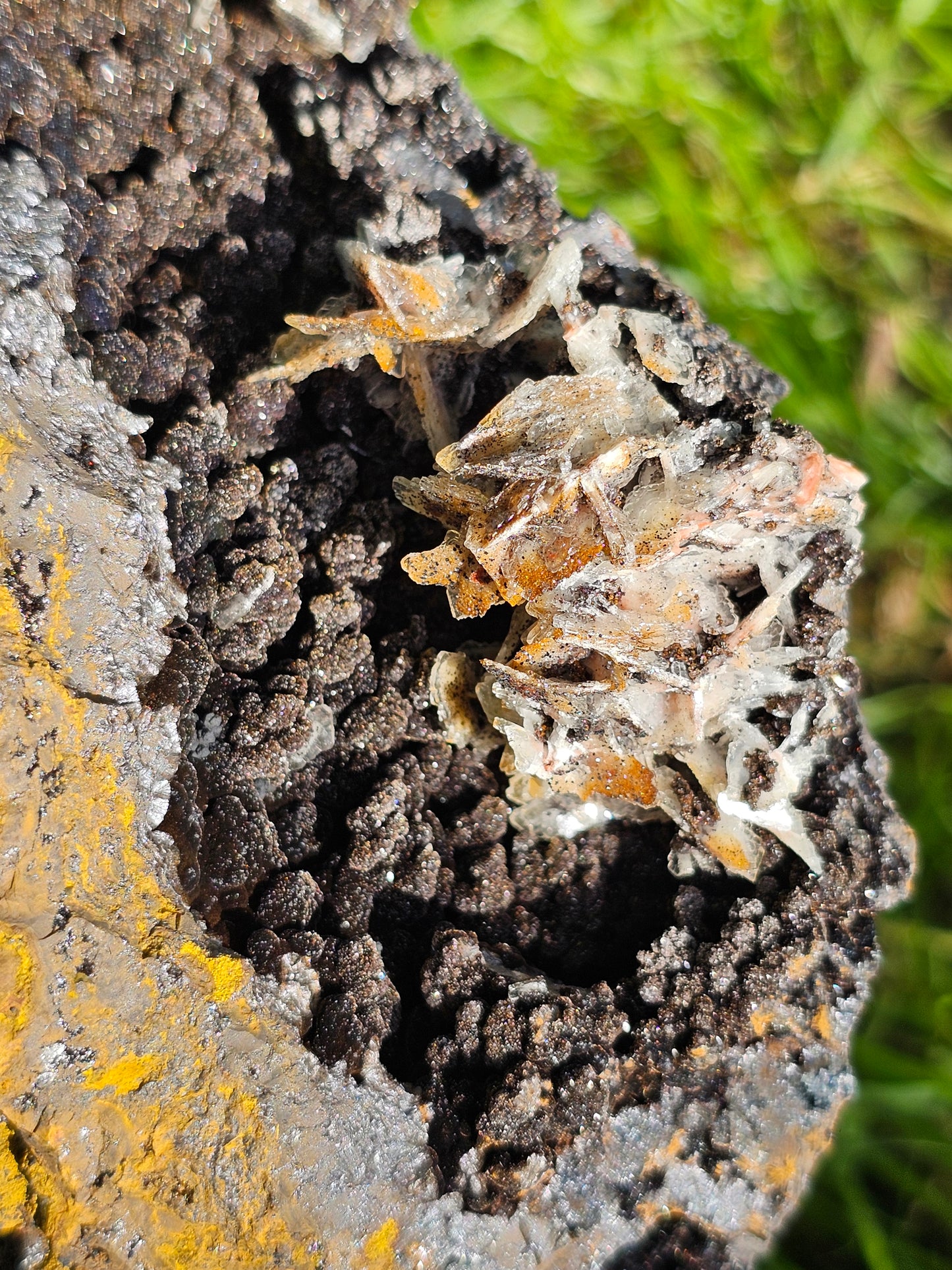 Grosse Goethite du Maroc avec Baryte