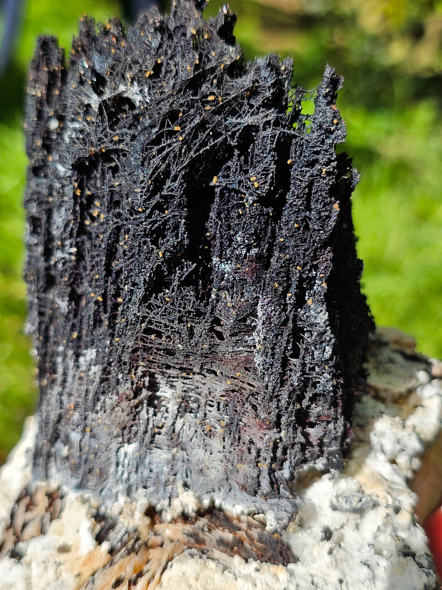 Incroyable Goethite du Maroc avec Baryte, Aragonite et Vanadinite