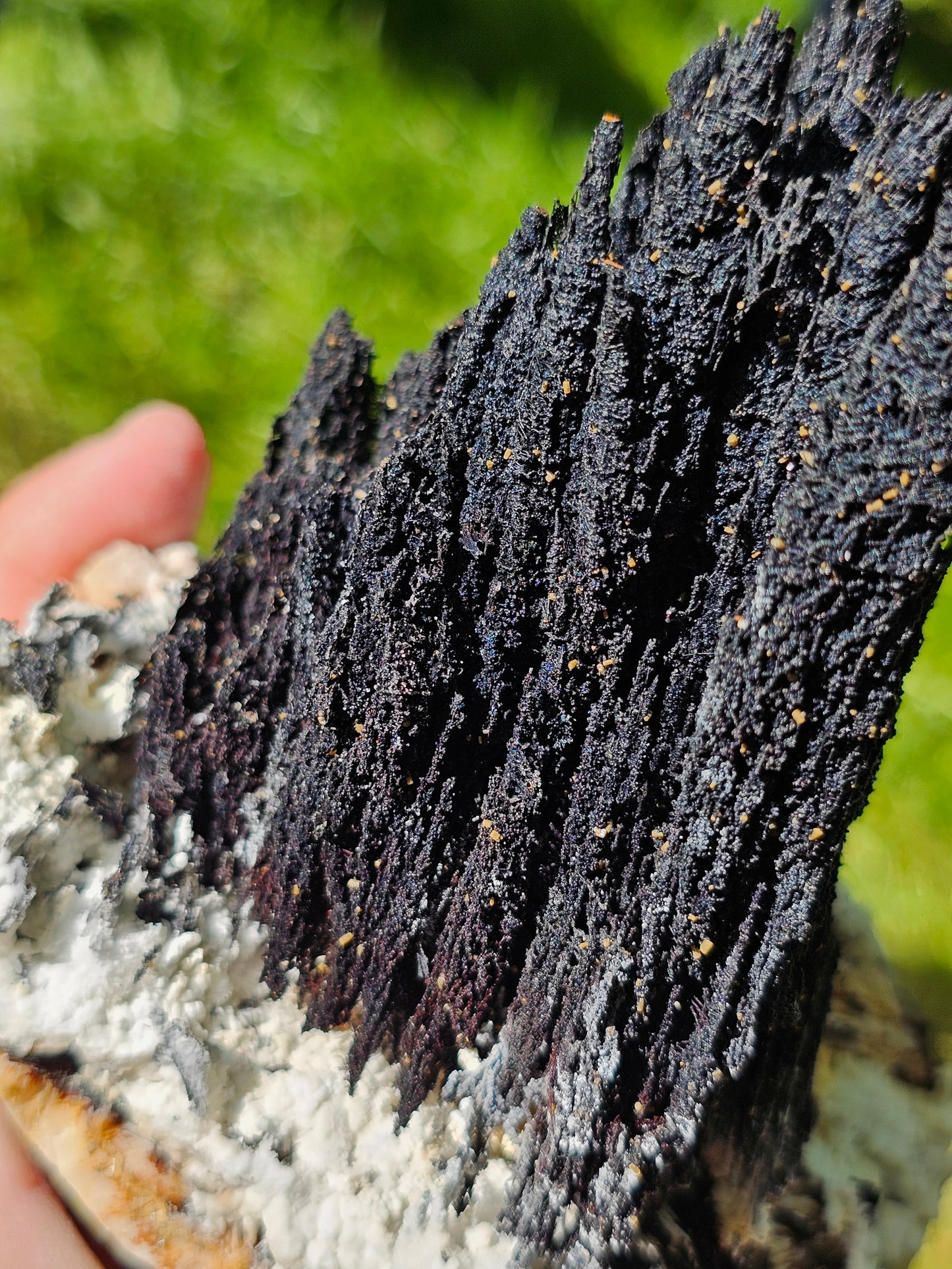 Incroyable Goethite du Maroc avec Baryte, Aragonite et Vanadinite