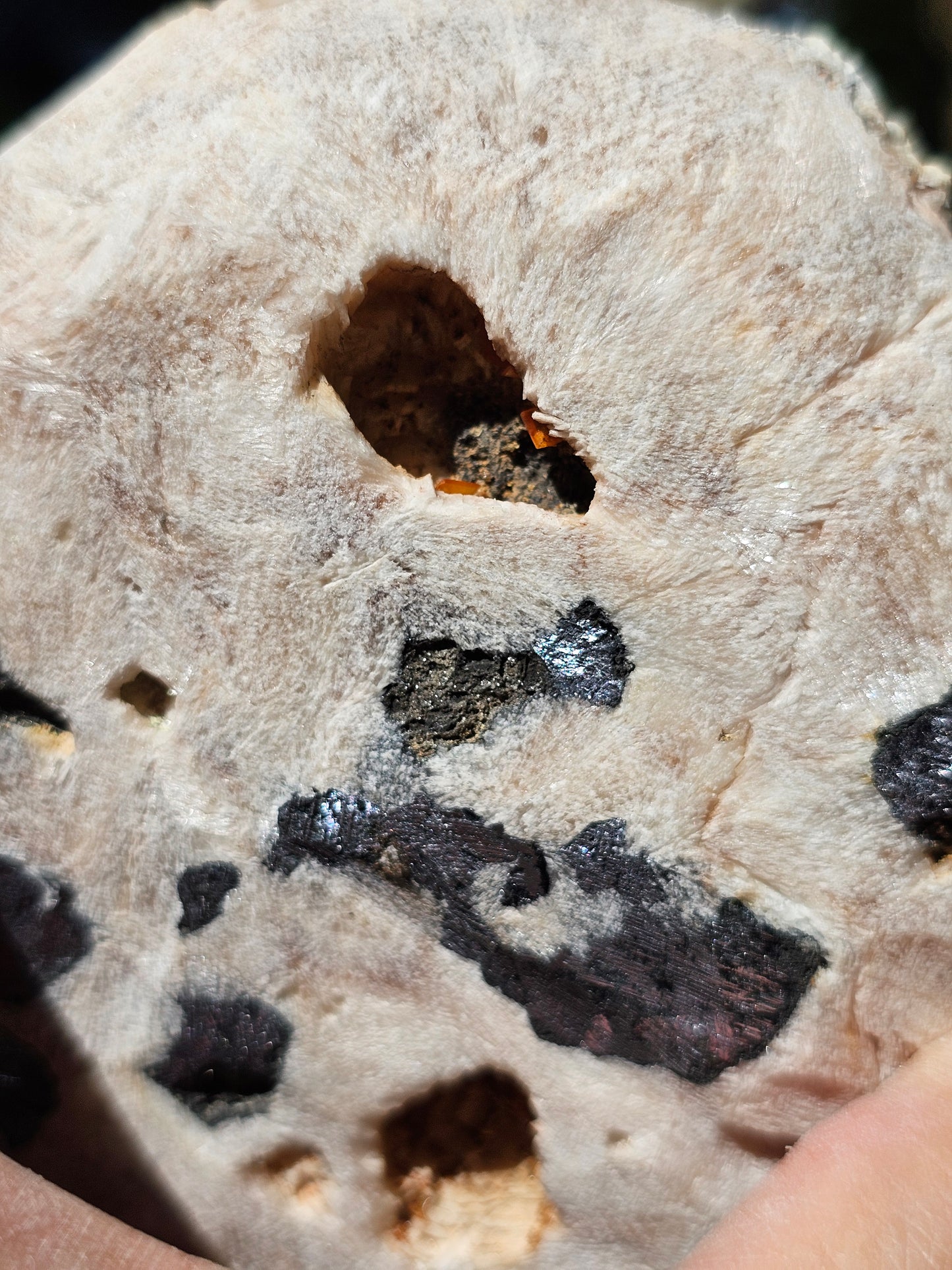Incroyable Goethite du Maroc avec Baryte, Aragonite et Vanadinite