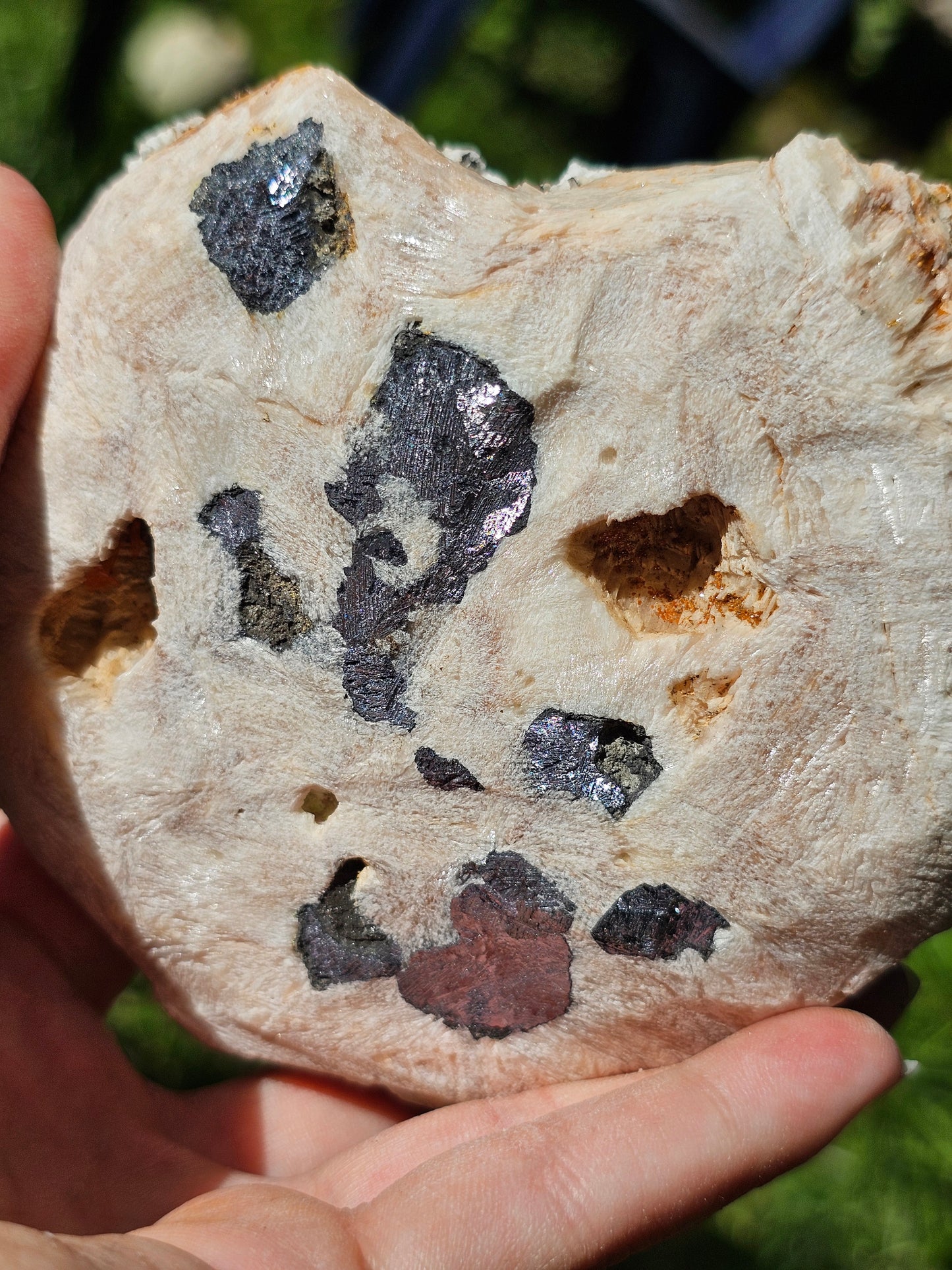 Incroyable Goethite du Maroc avec Baryte, Aragonite et Vanadinite