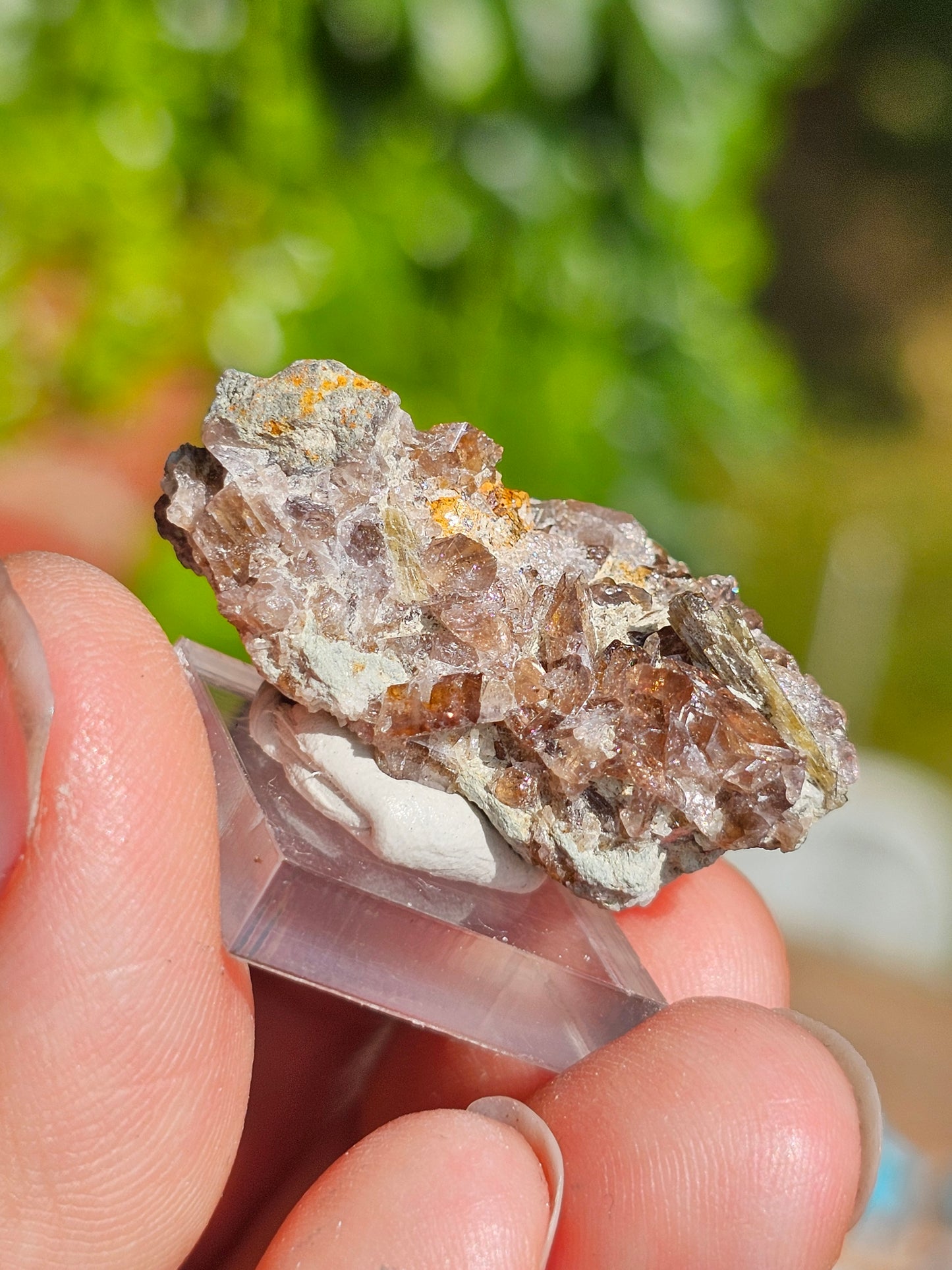 Axinite et Epidote du Pakistan n°1