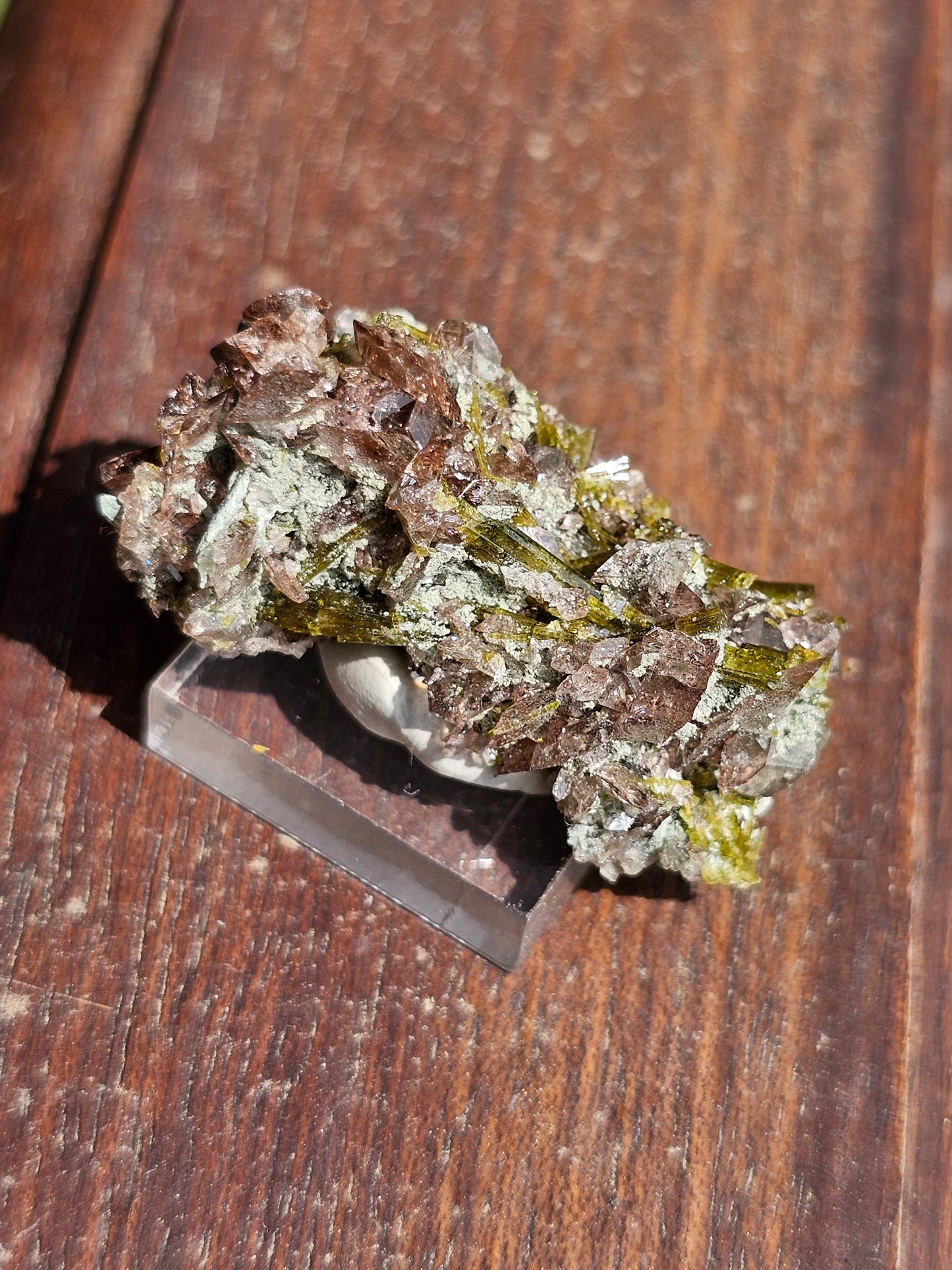 Axinite et Epidote du Pakistan n°3