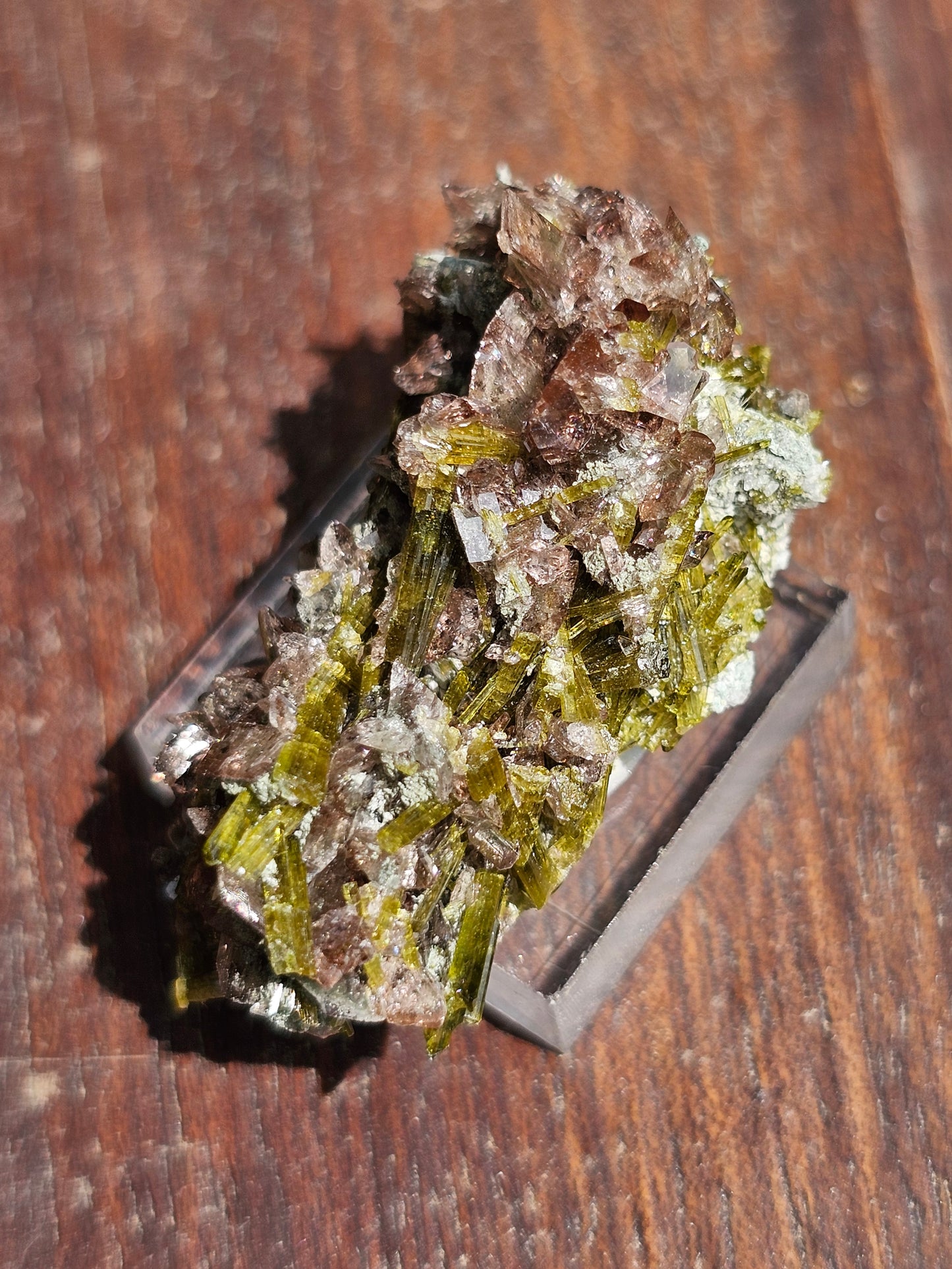 Axinite et Epidote du Pakistan n°3