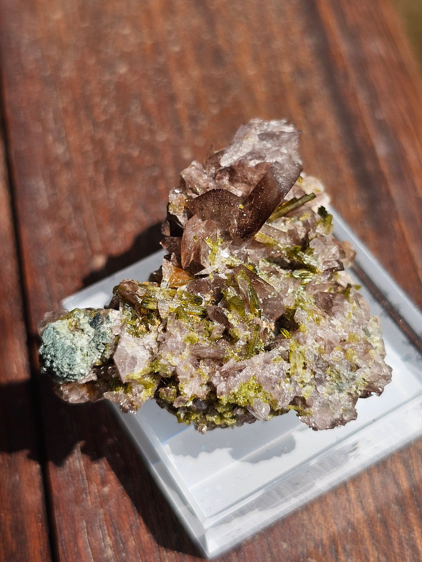 Axinite et Epidote du Pakistan n°4
