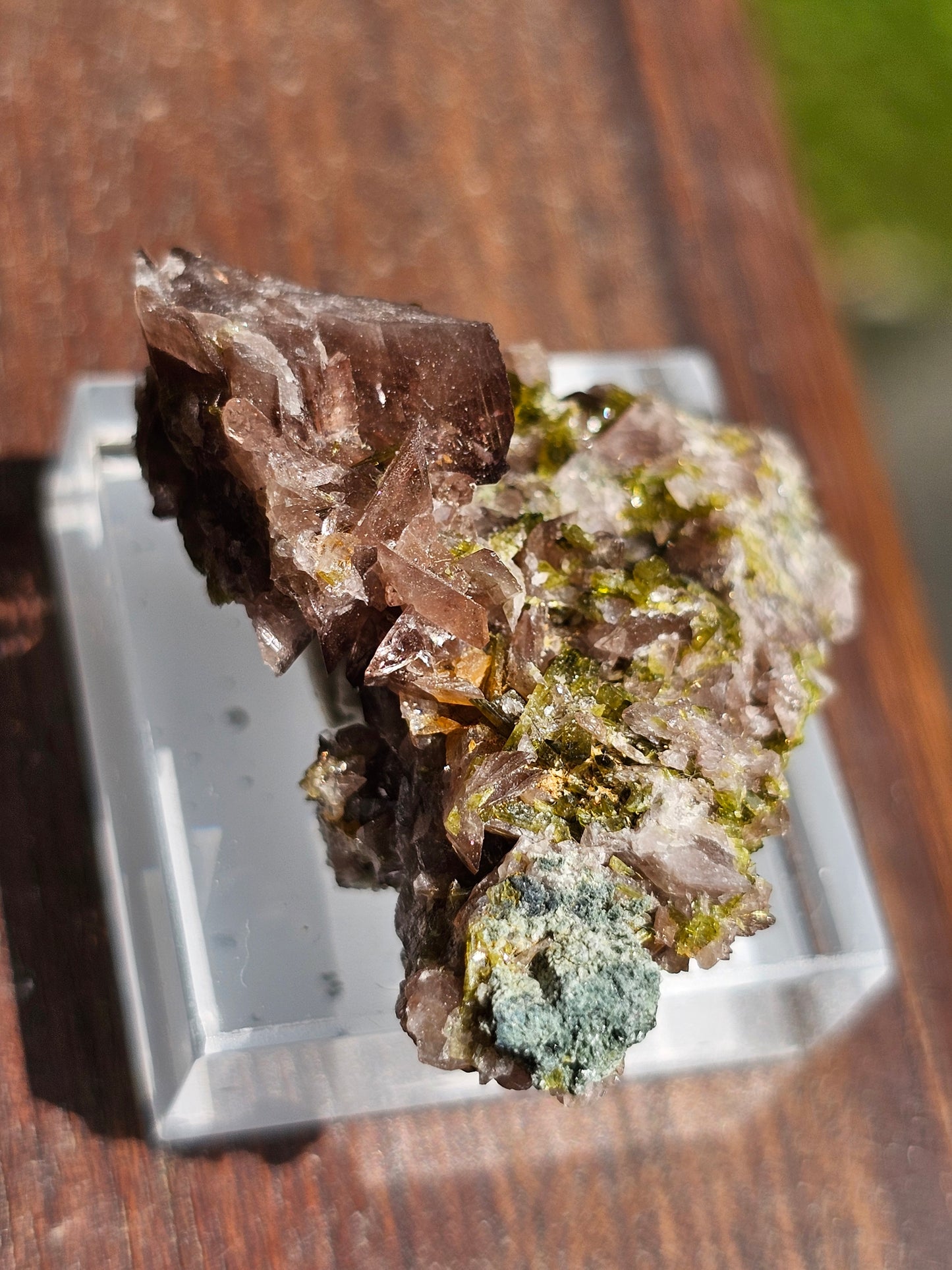 Axinite et Epidote du Pakistan n°4