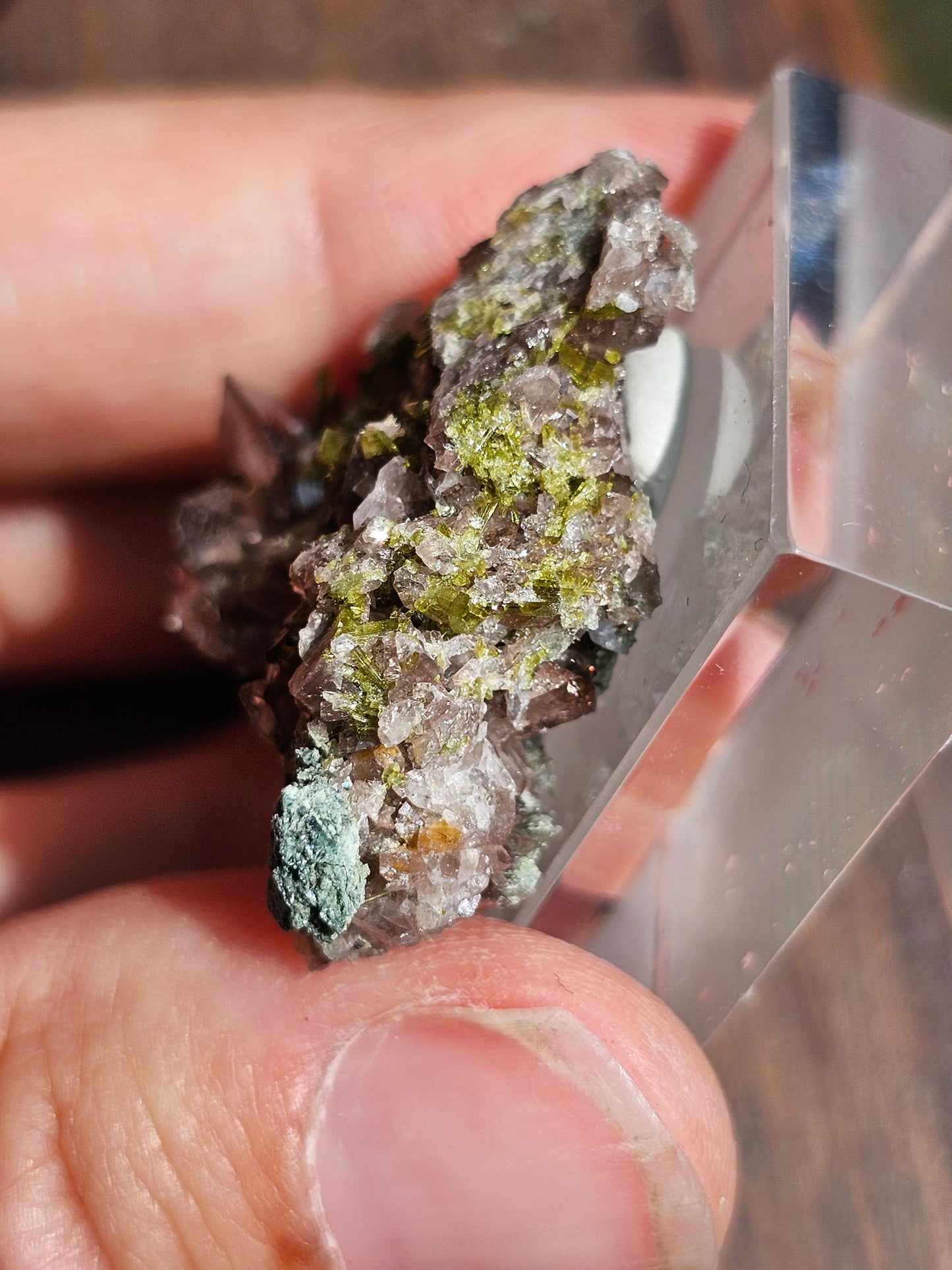 Axinite et Epidote du Pakistan n°4