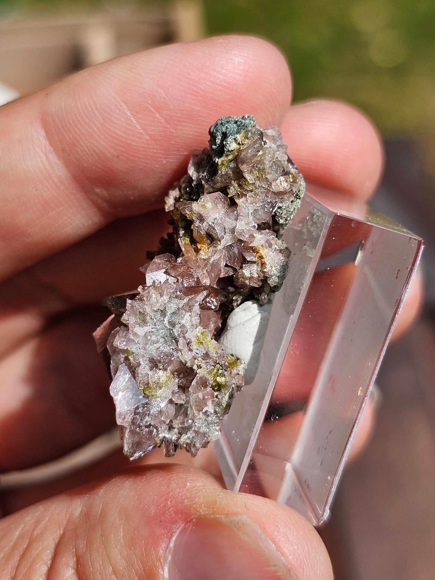 Axinite et Epidote du Pakistan n°4
