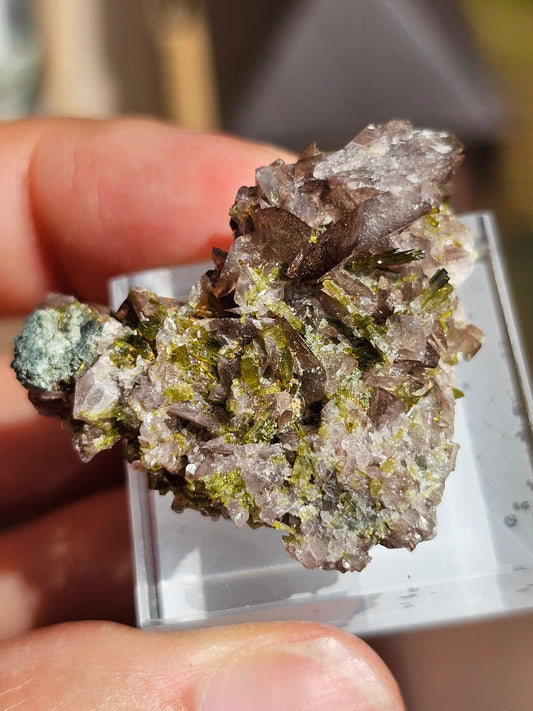 Axinite et Epidote du Pakistan n°4