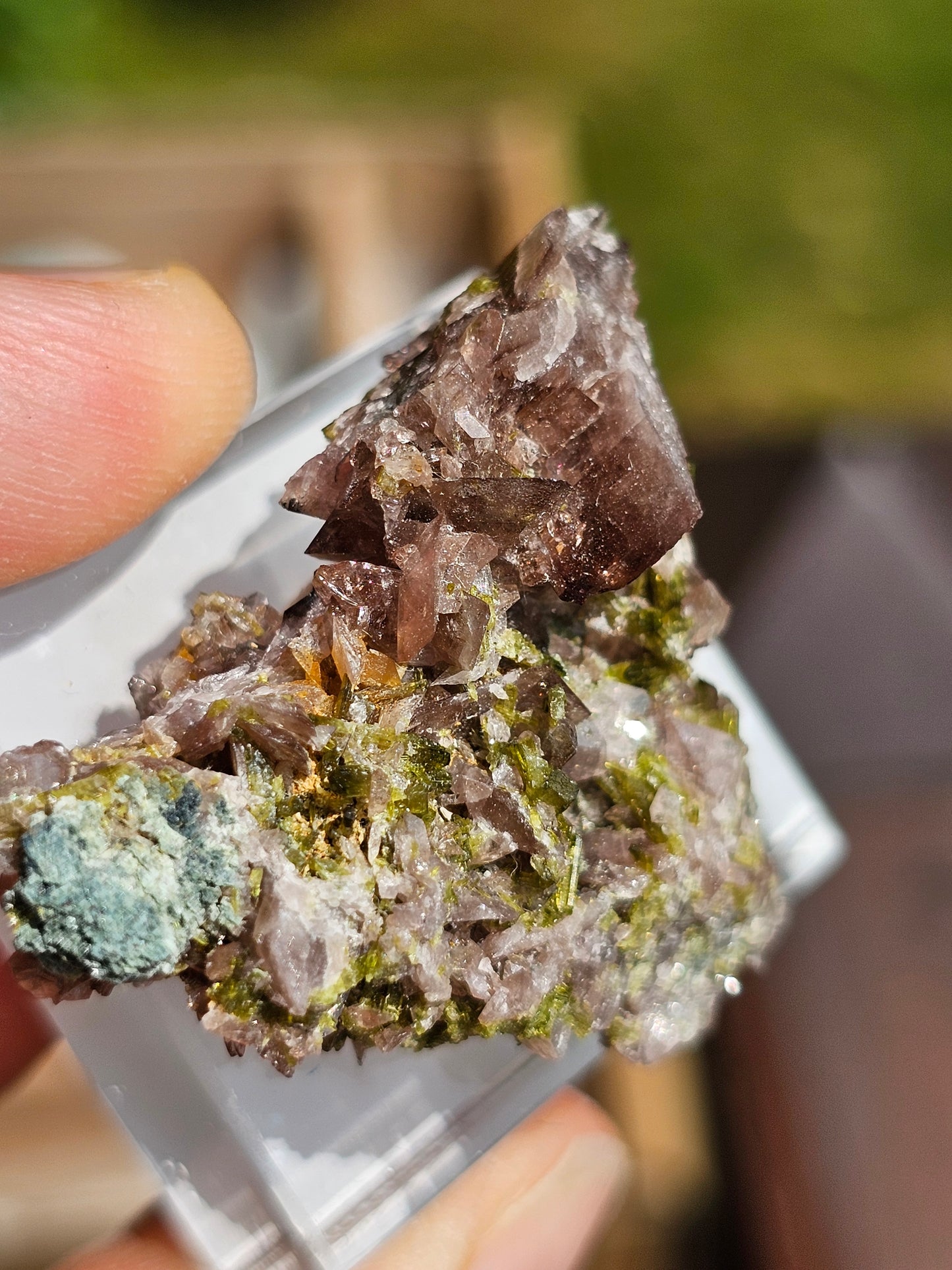 Axinite et Epidote du Pakistan n°4