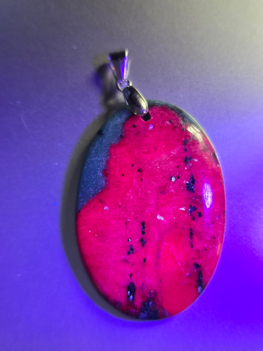 Pendentif Rubis Zoïsite n°2 (réactif UV)