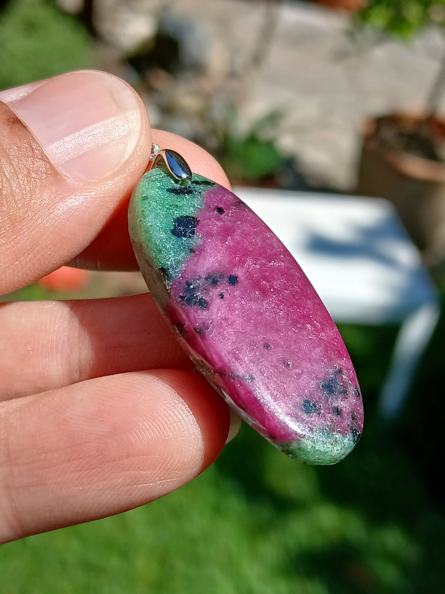 Pendentif Rubis Zoïsite n°5 (réactif UV)