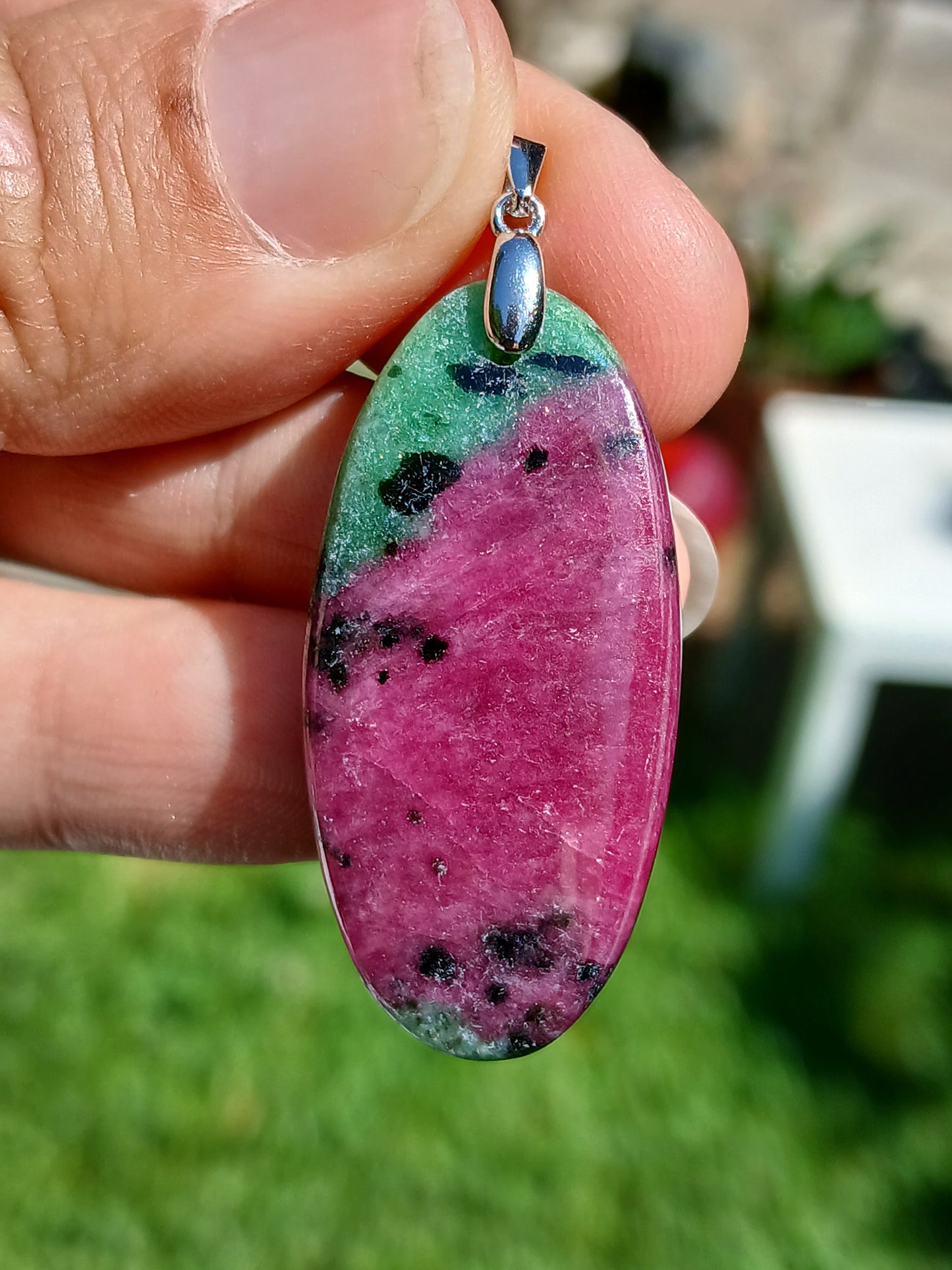 Pendentif Rubis Zoïsite n°5 (réactif UV)
