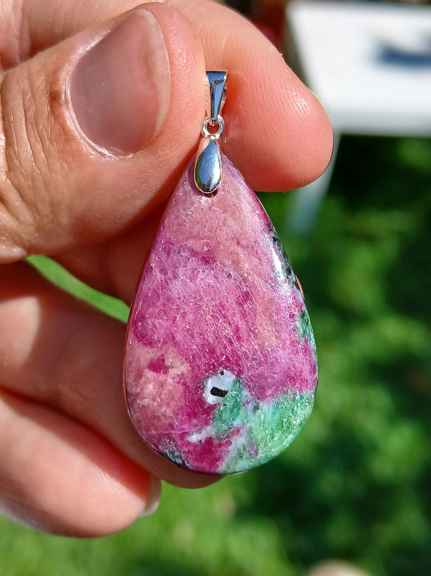 Pendentif Rubis Zoïsite n°10 (réactif UV)