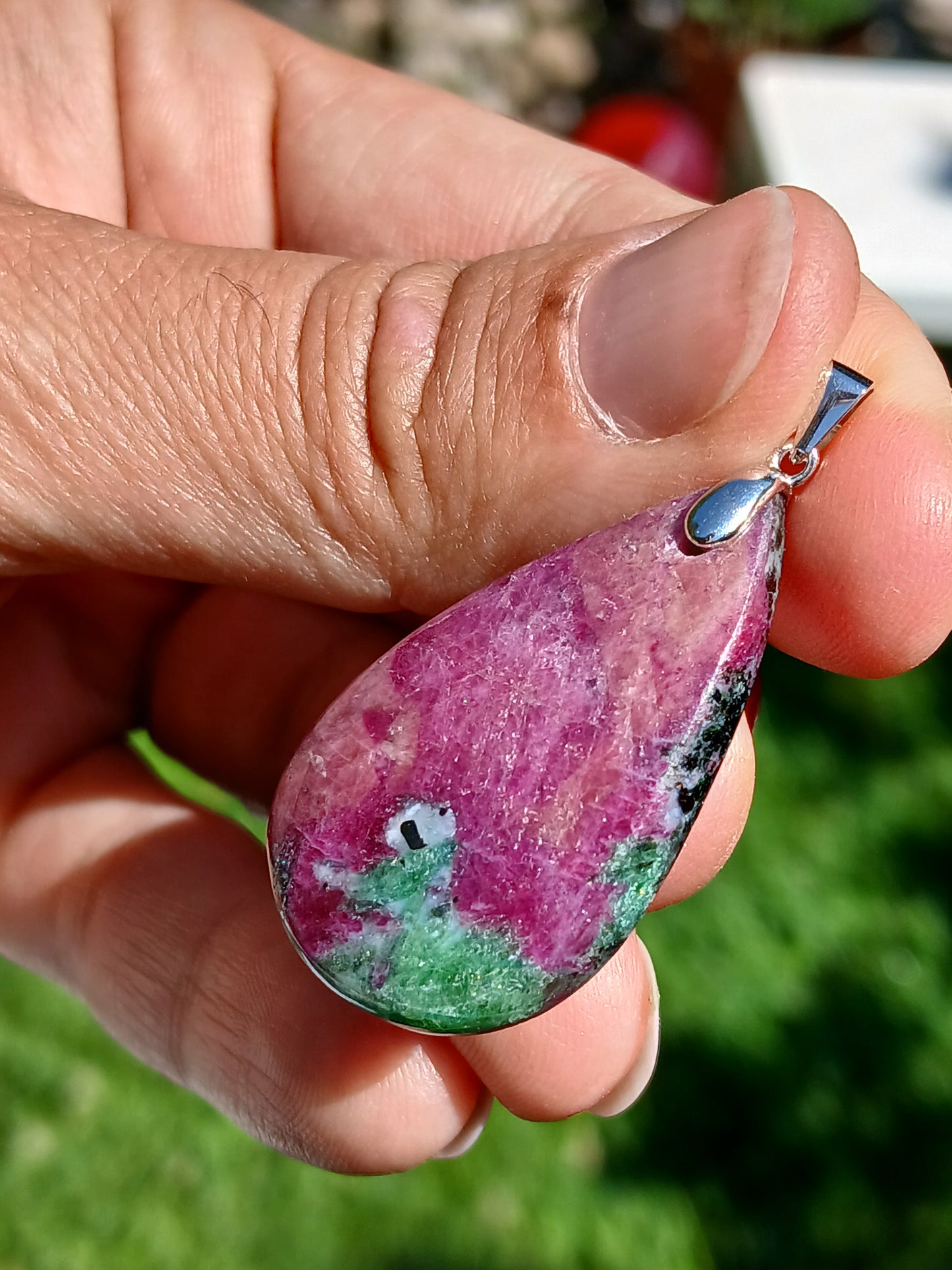 Pendentif Rubis Zoïsite n°10 (réactif UV)