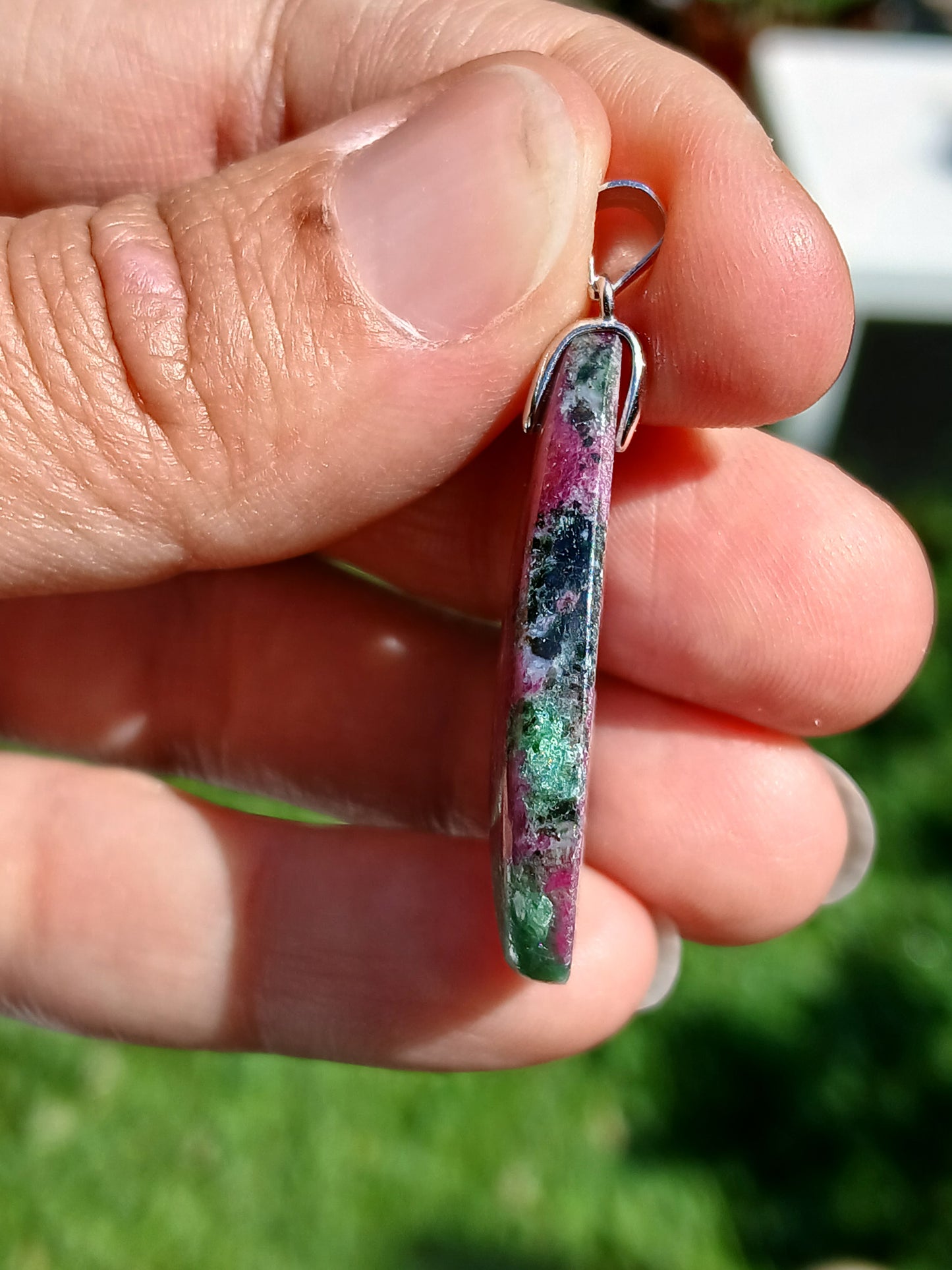 Pendentif Rubis Zoïsite n°10 (réactif UV)