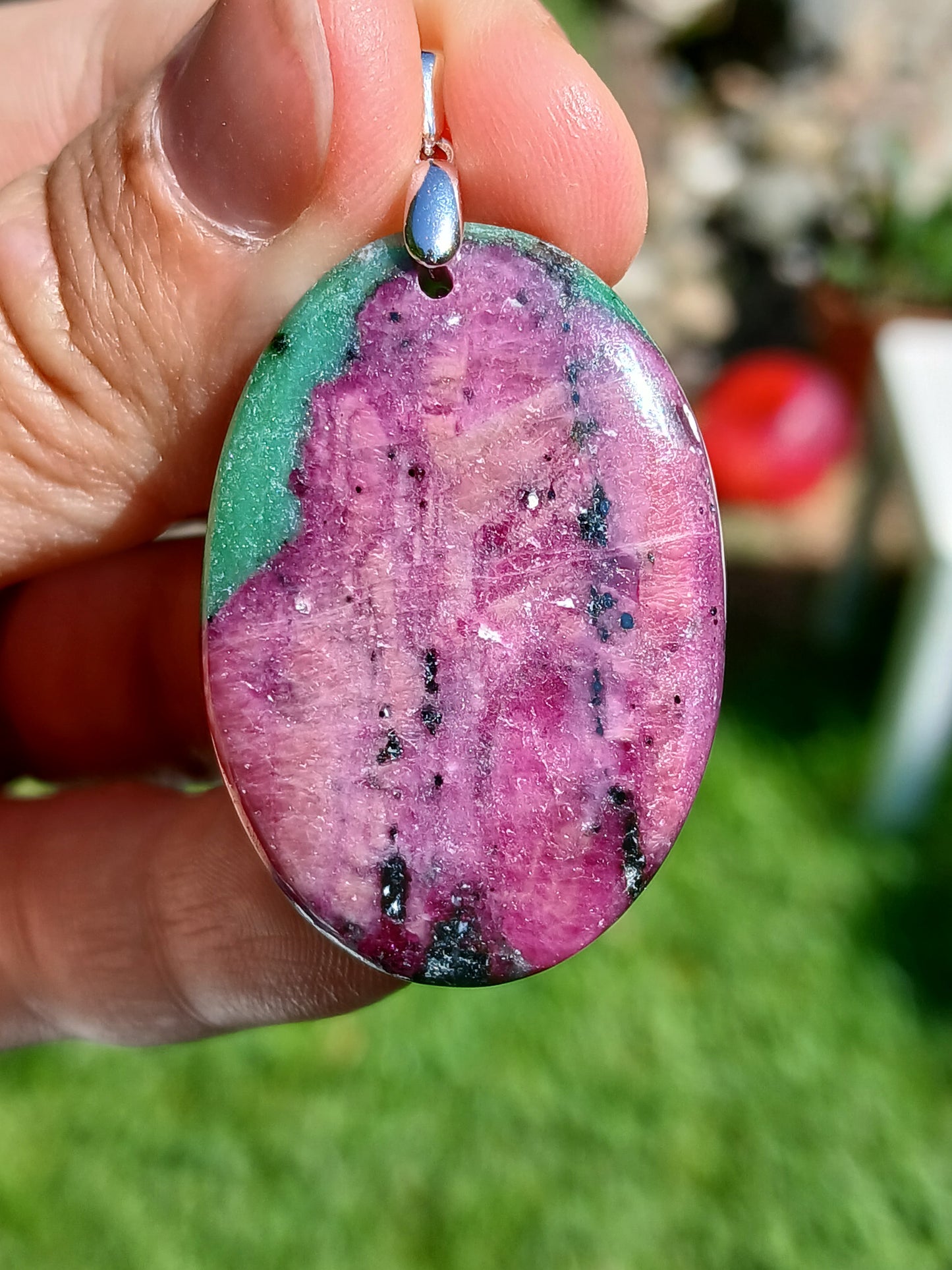 Pendentif Rubis Zoïsite n°2 (réactif UV)