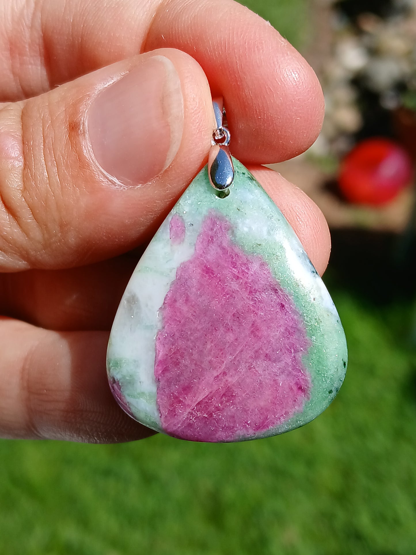 Pendentif Rubis Zoïsite n°6 (réactif UV)