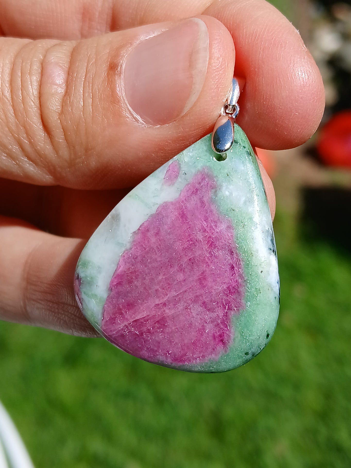 Pendentif Rubis Zoïsite n°6 (réactif UV)