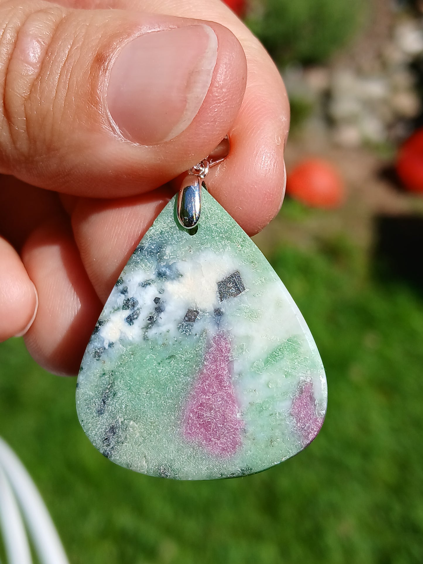 Pendentif Rubis Zoïsite n°6 (réactif UV)