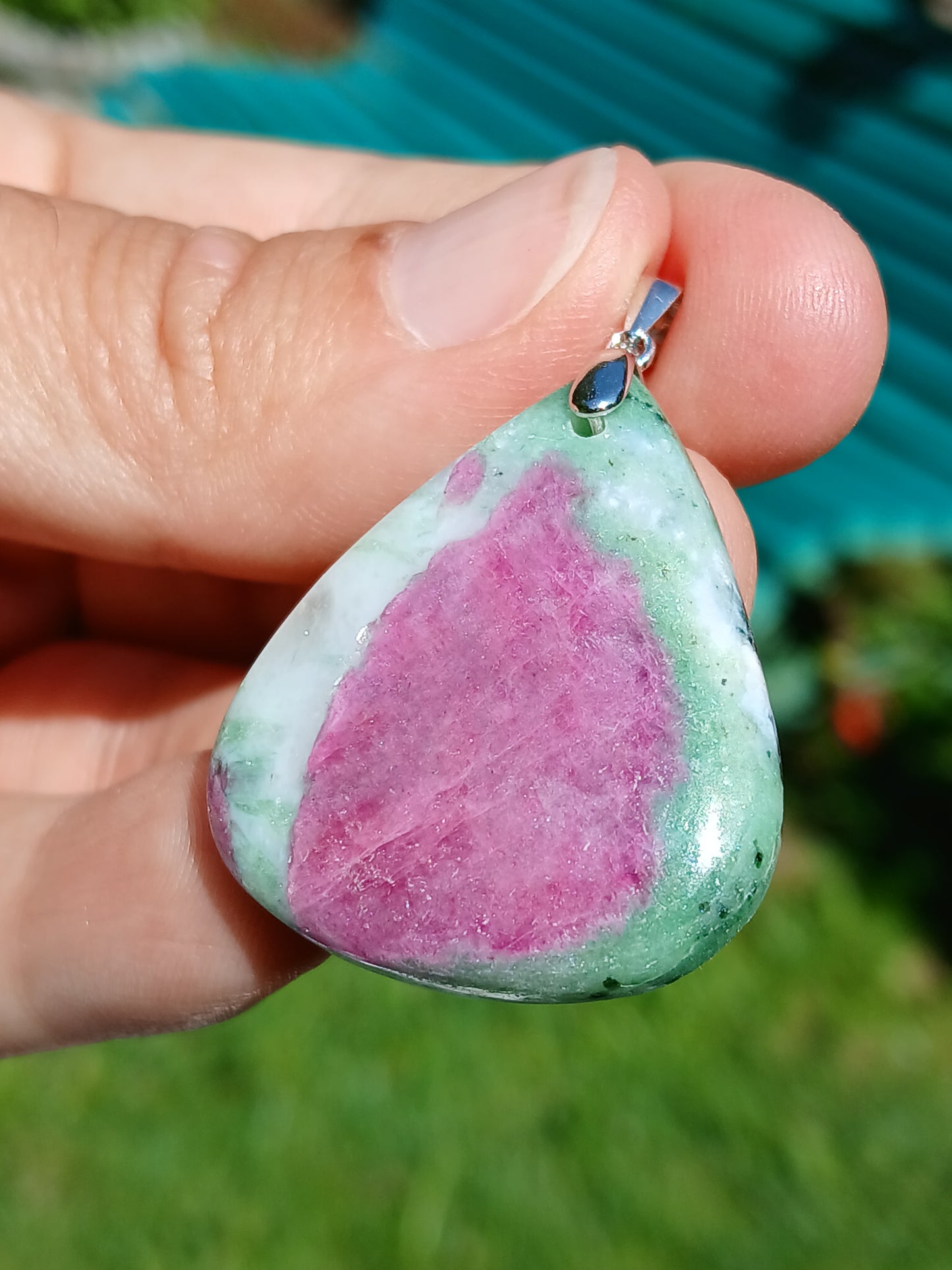 Pendentif Rubis Zoïsite n°6 (réactif UV)