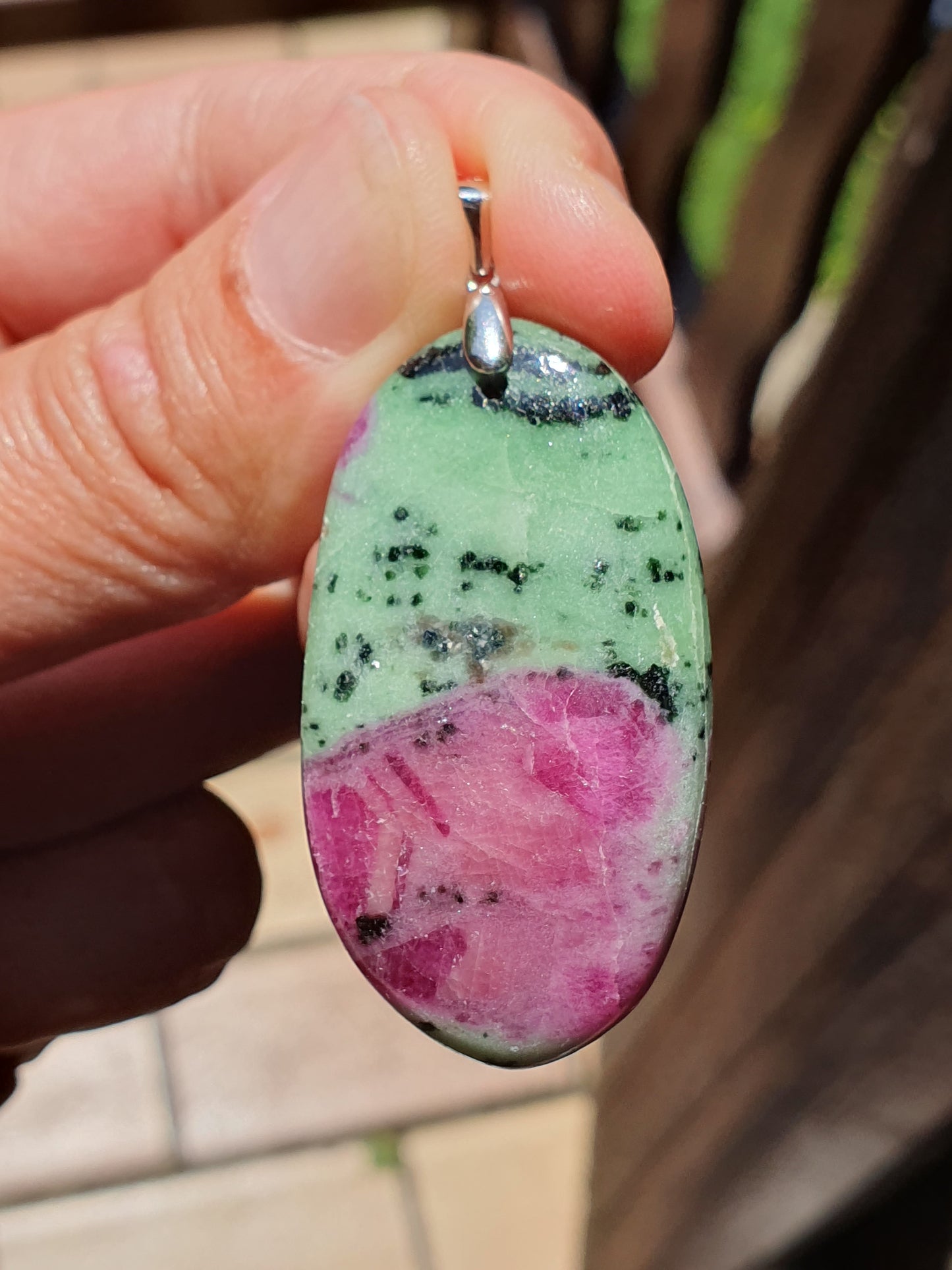 Pendentif Rubis Zoïsite n°7 (réactif UV)