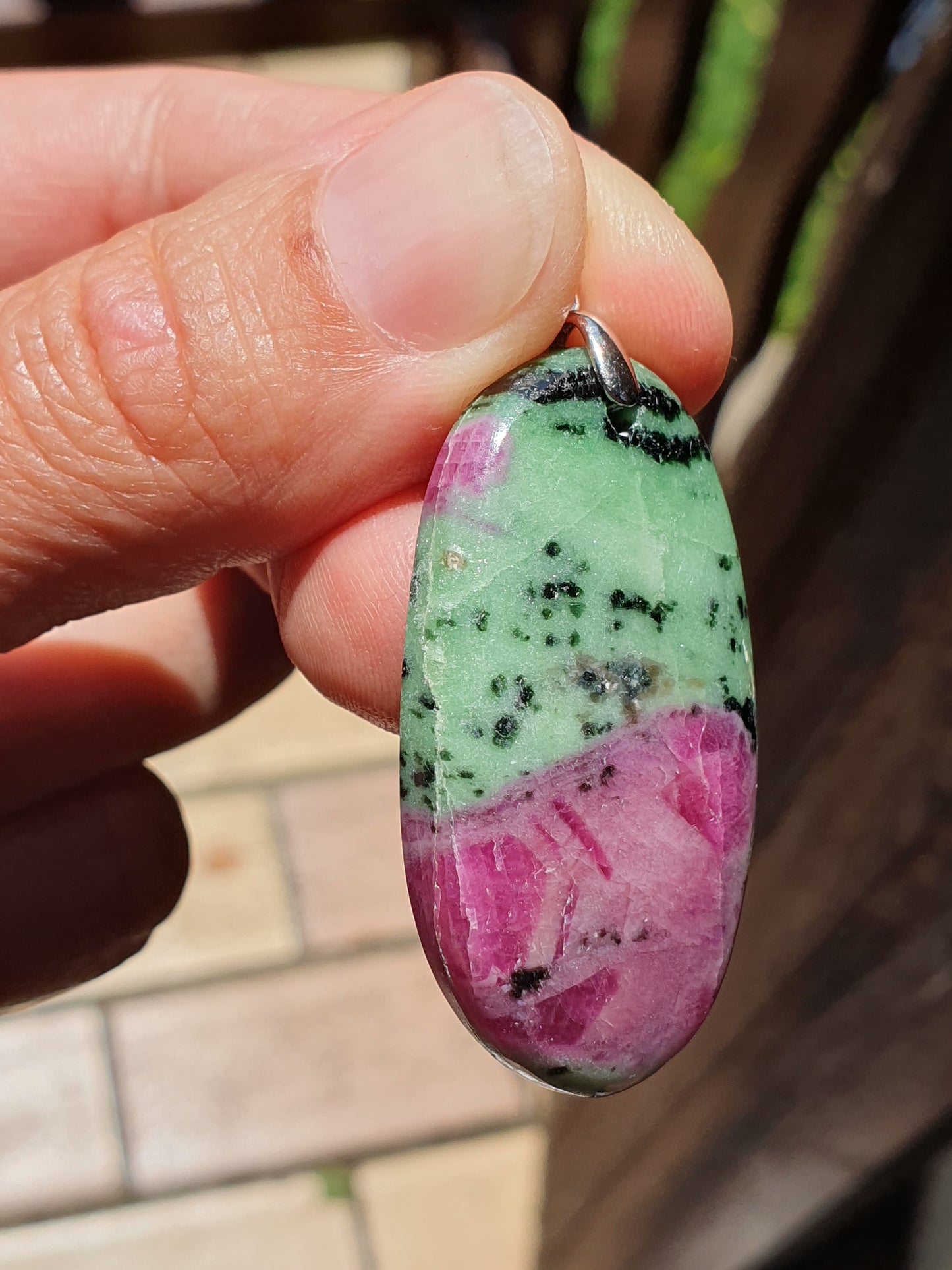 Pendentif Rubis Zoïsite n°7 (réactif UV)