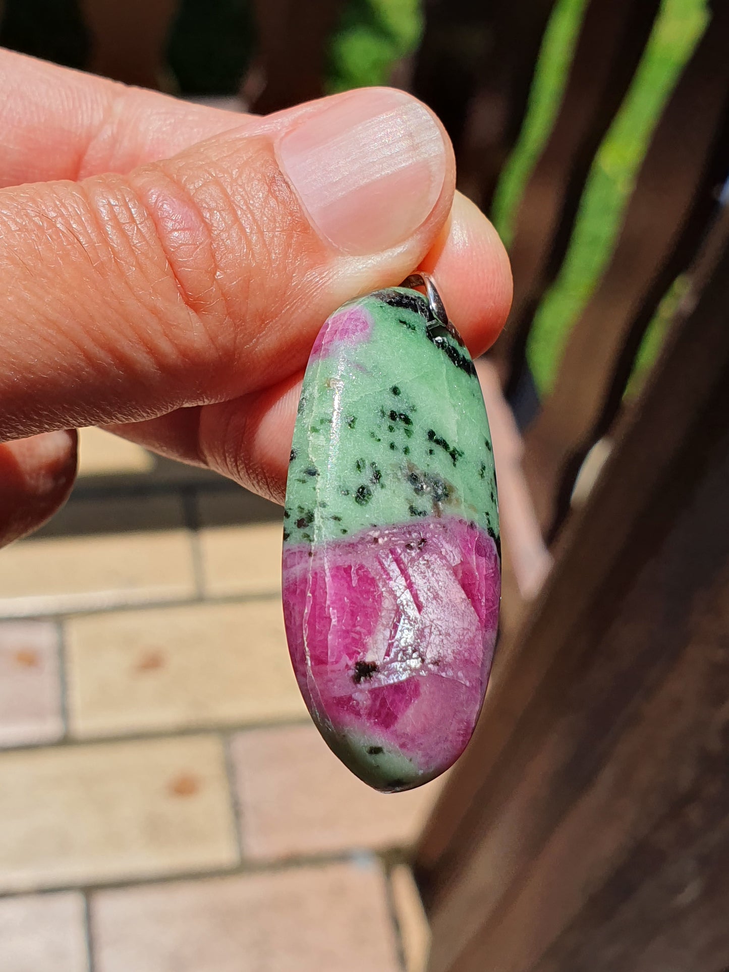 Pendentif Rubis Zoïsite n°7 (réactif UV)