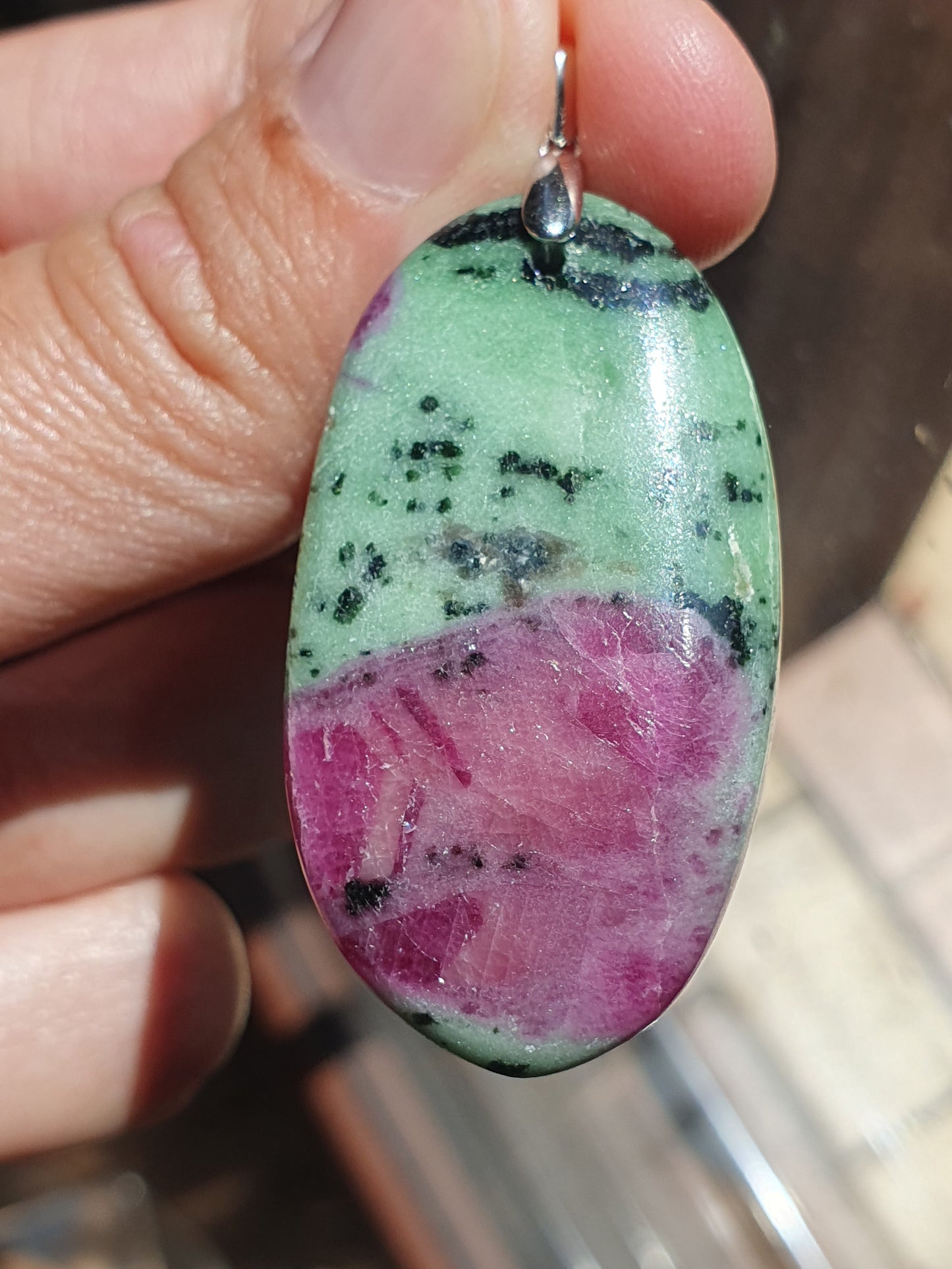 Pendentif Rubis Zoïsite n°7 (réactif UV)