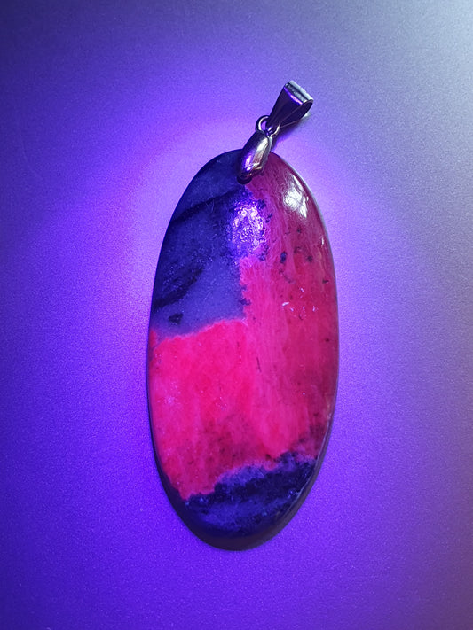 Pendentif Rubis Zoïsite n°1 (réactif UV)