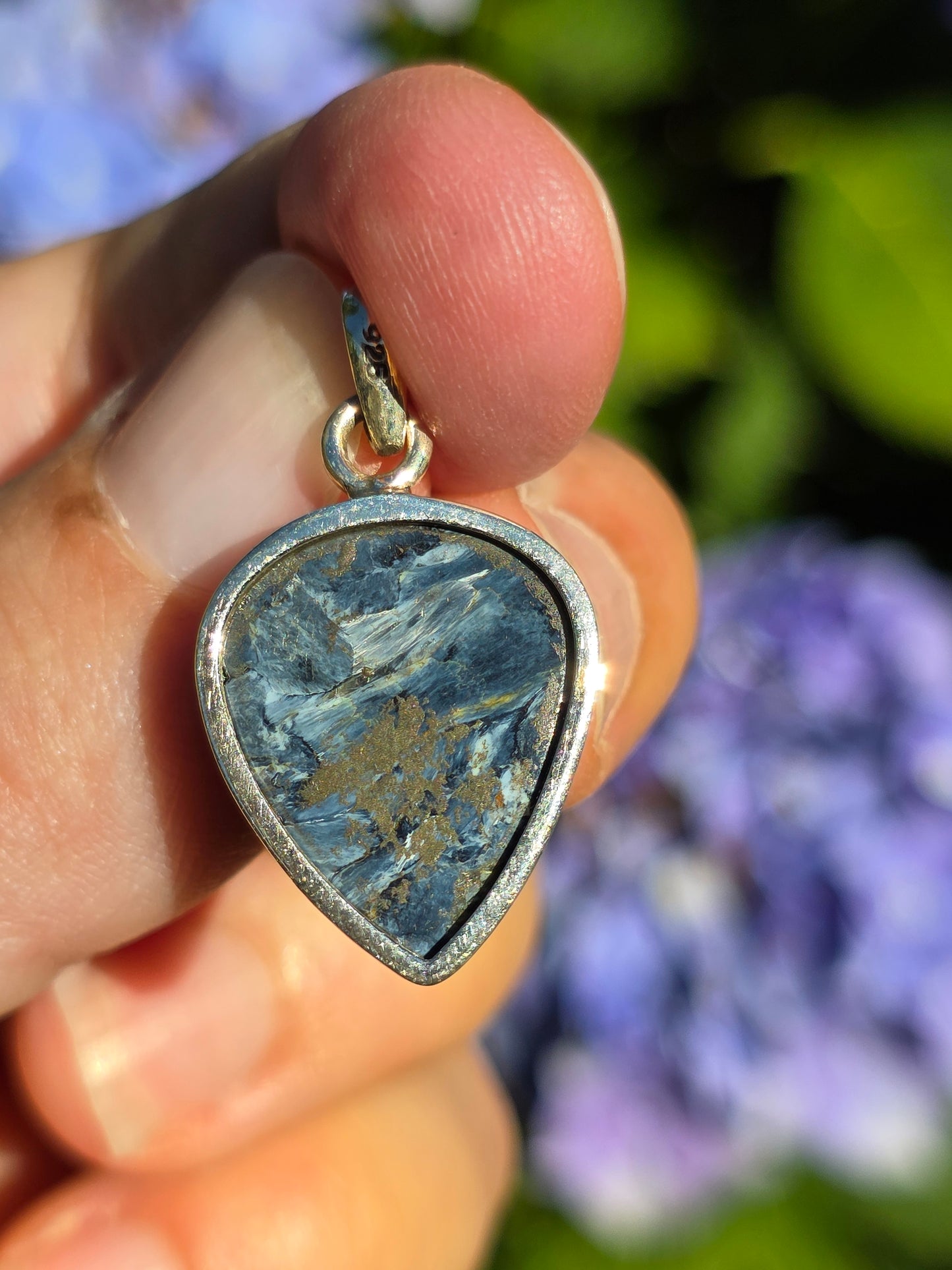 Pendentif en Pietersite serti argent 925 n°2
