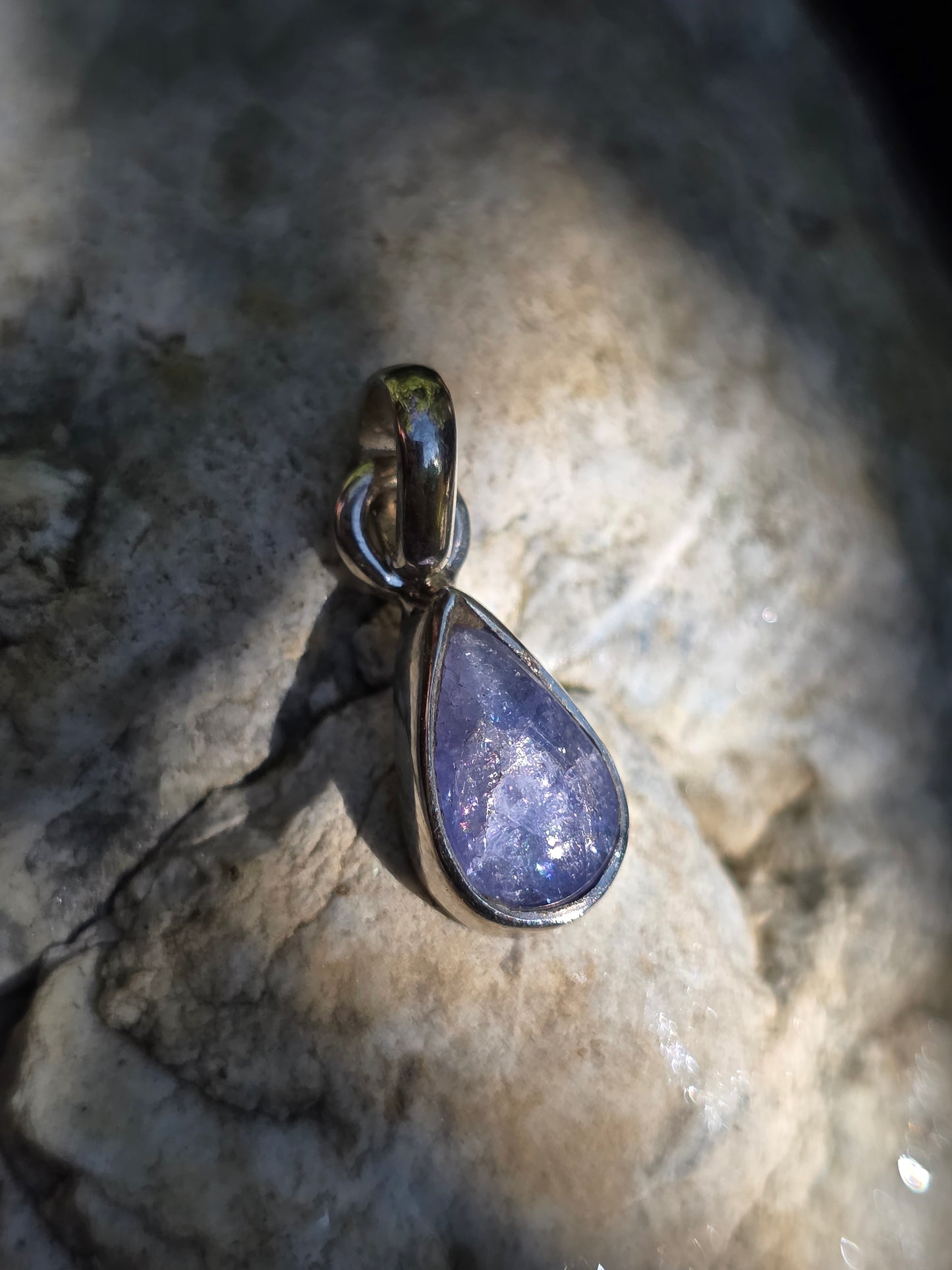 Pendentif rare en Tanzanite sertie argent 925 n°2