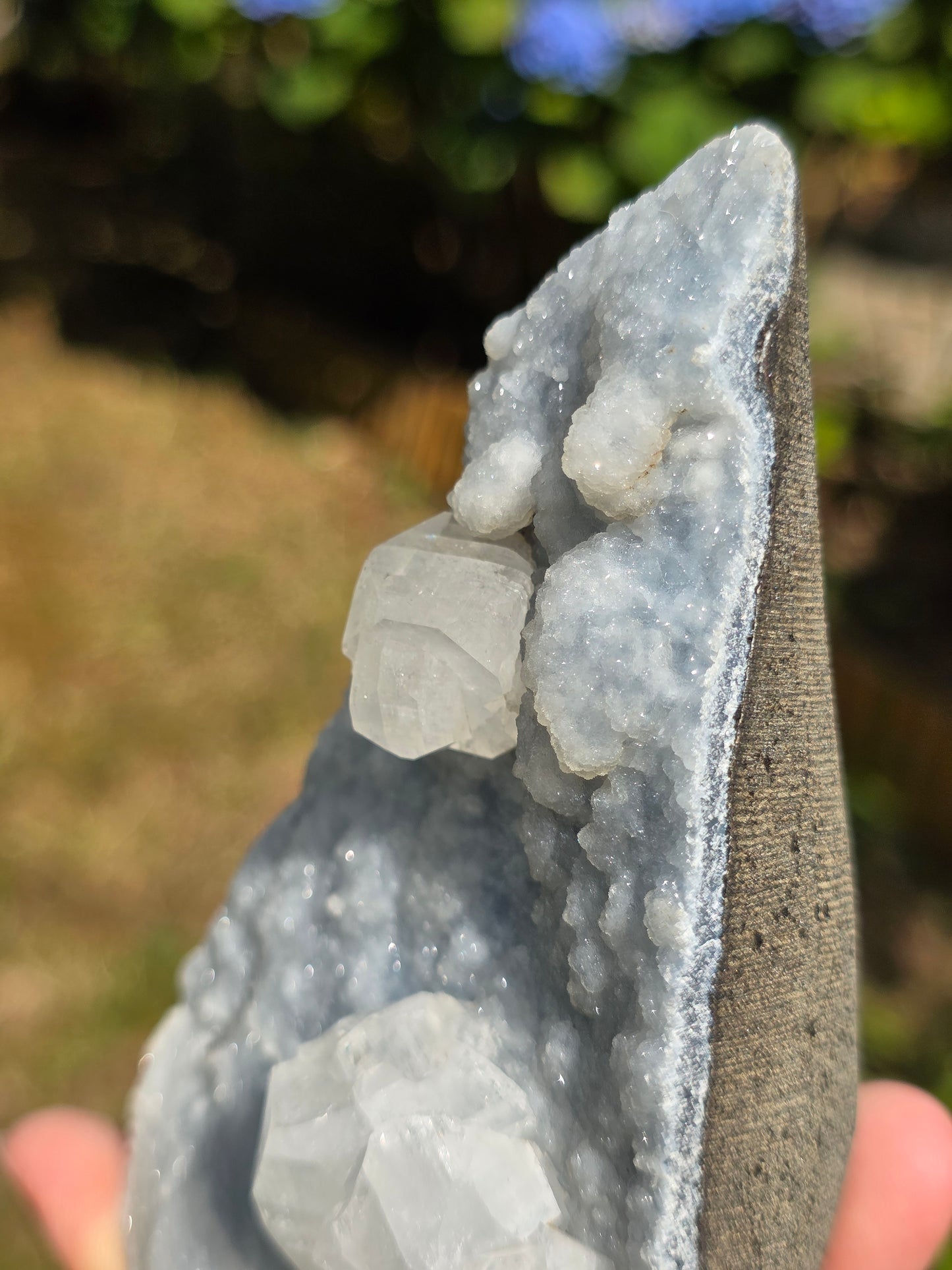 Calcédoine bleue avec Apophyllite n°5