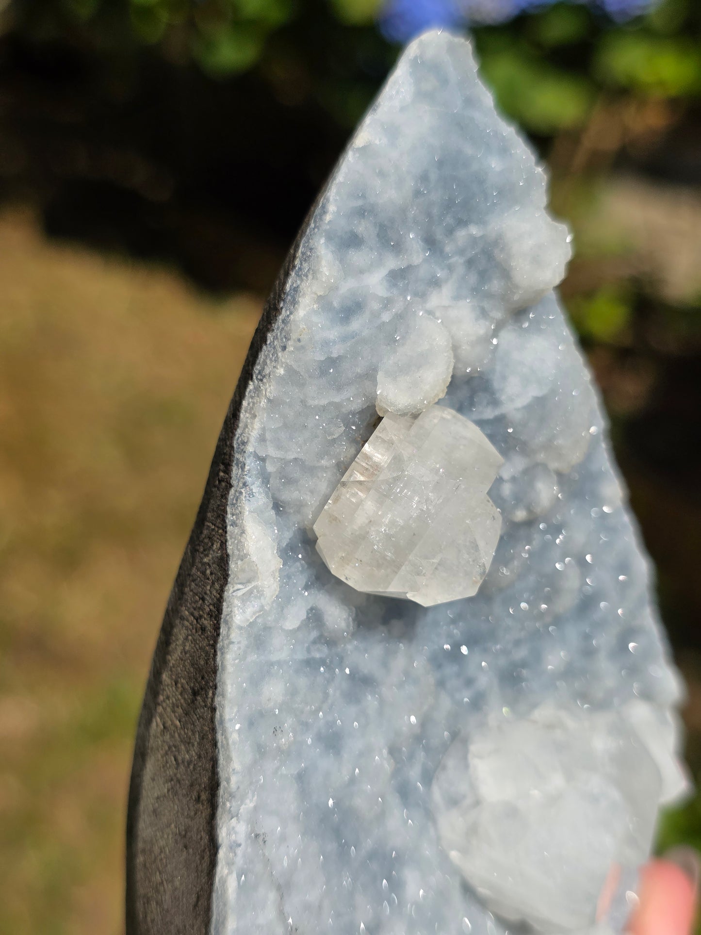 Calcédoine bleue avec Apophyllite n°5