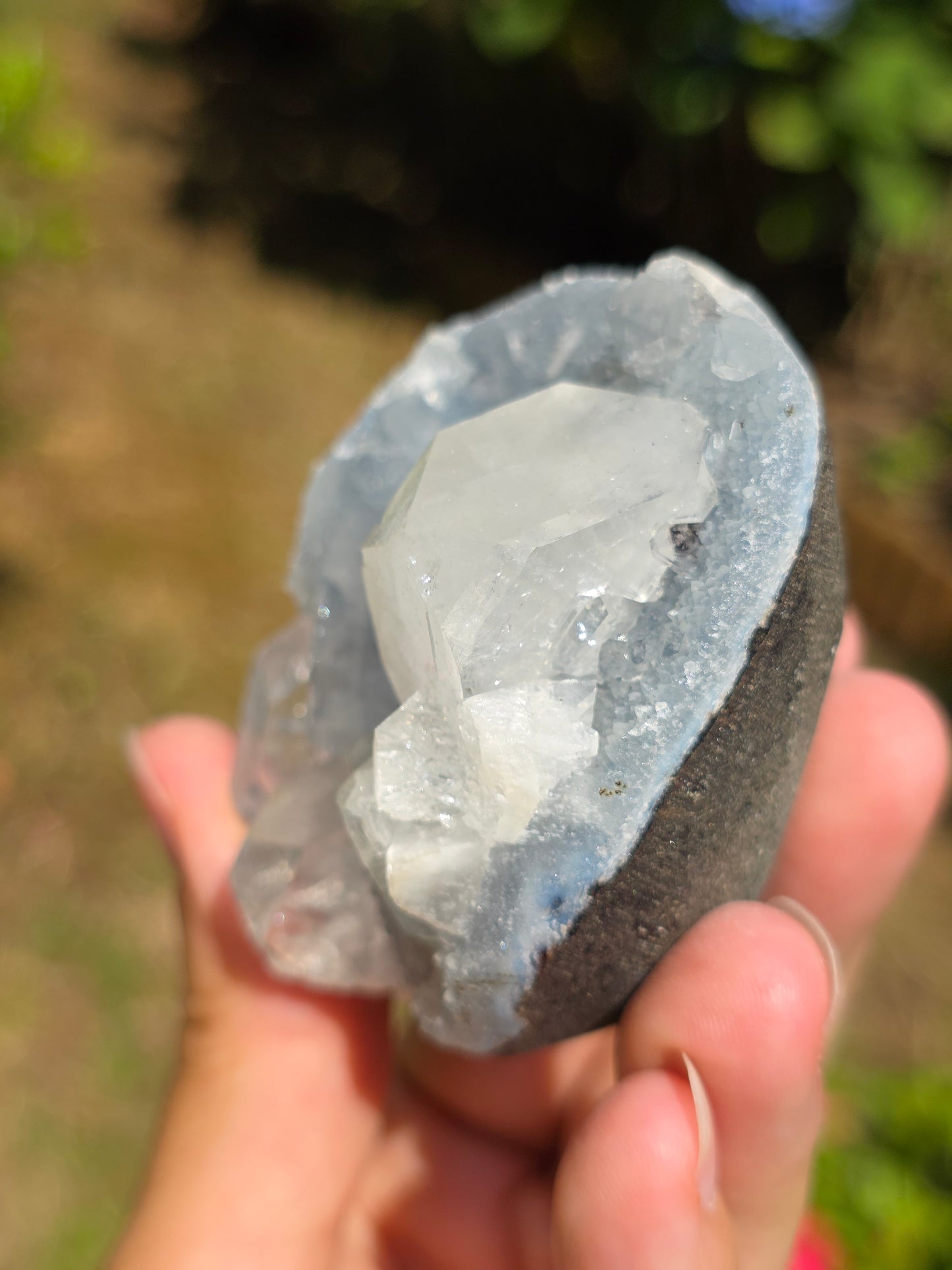 Calcédoine bleue avec Apophyllite n°8