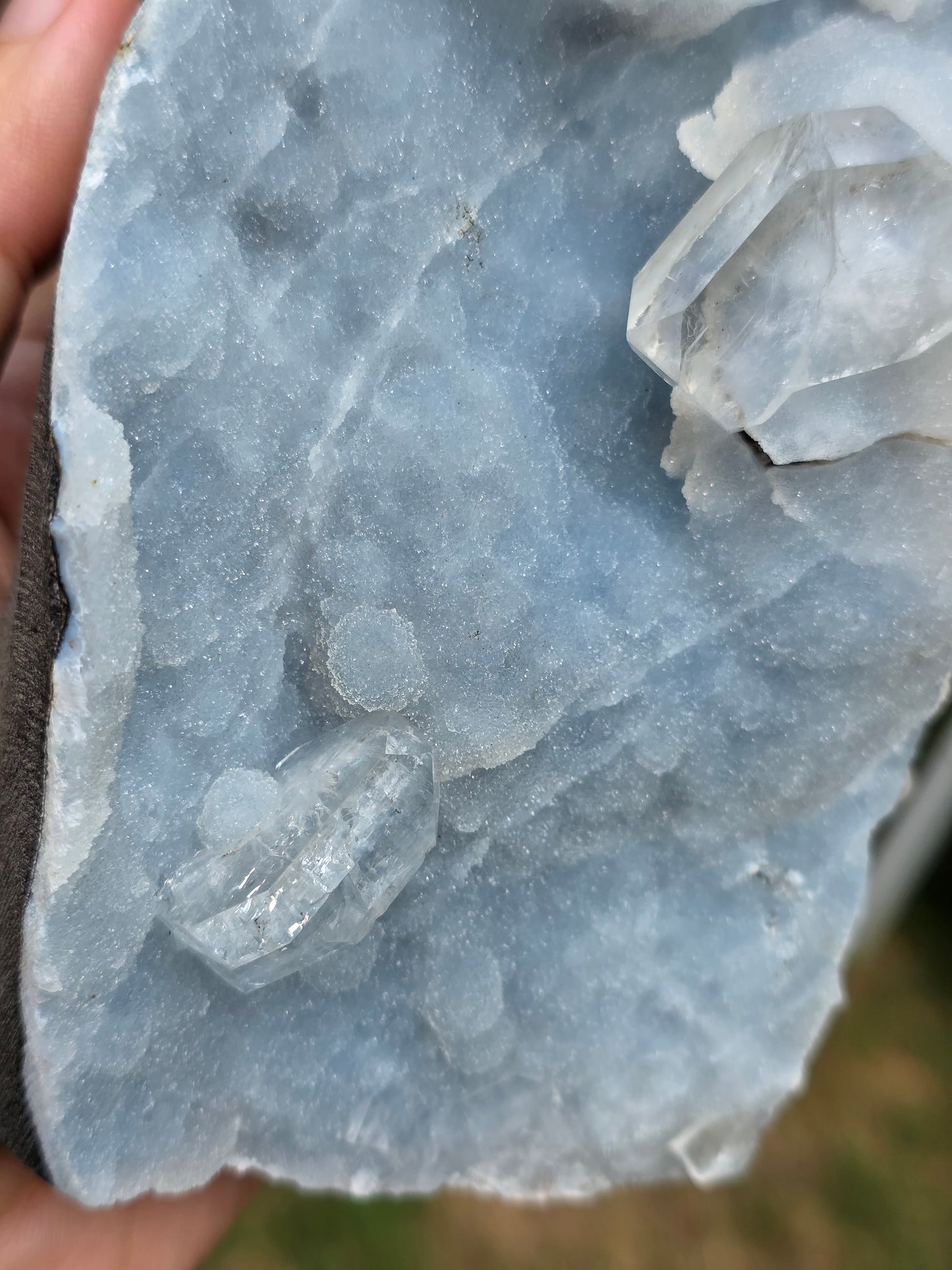 Calcédoine bleue avec Apophyllite n°19
