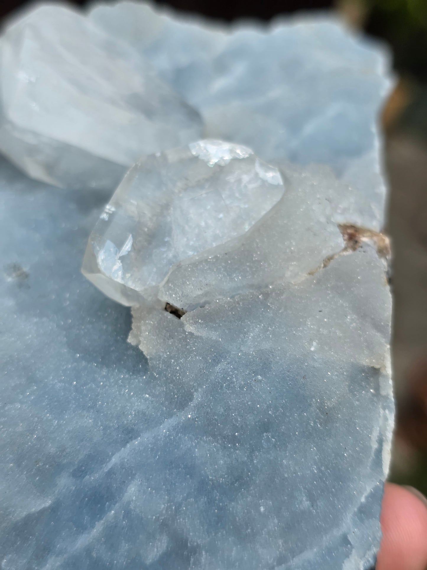 Calcédoine bleue avec Apophyllite n°19