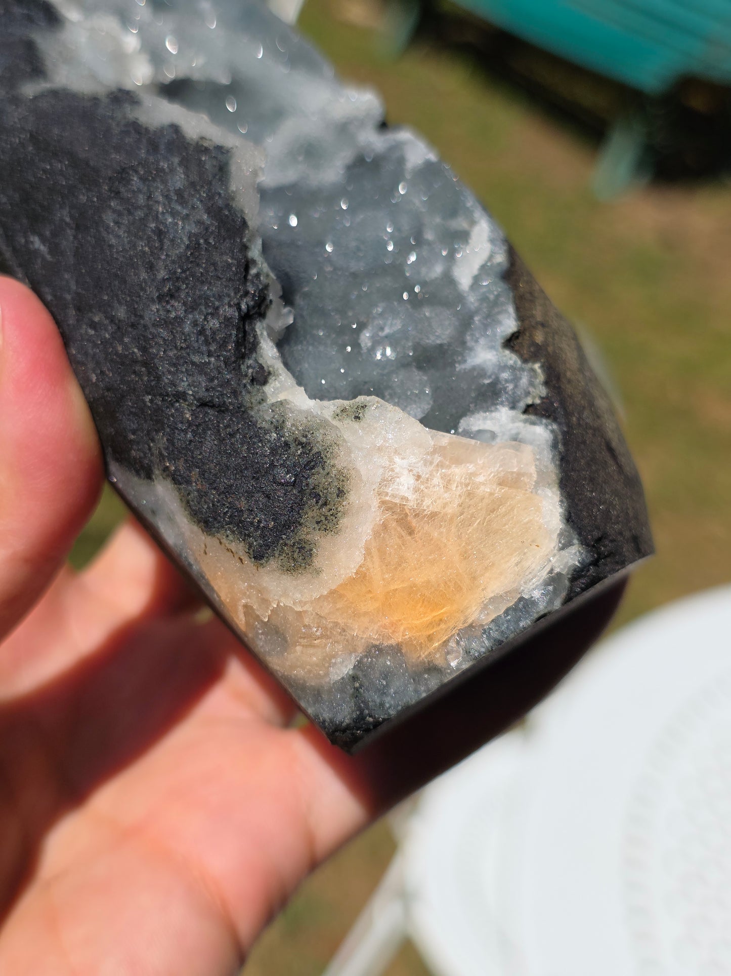 Grande Calcédoine avec Stilbite d'Inde n°65