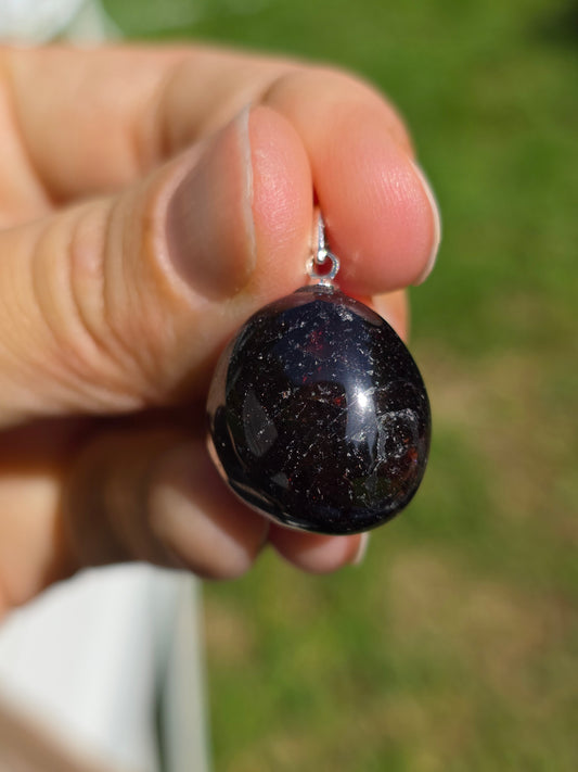 Pendentif pierre roulée Grenat almandin (à choisir)